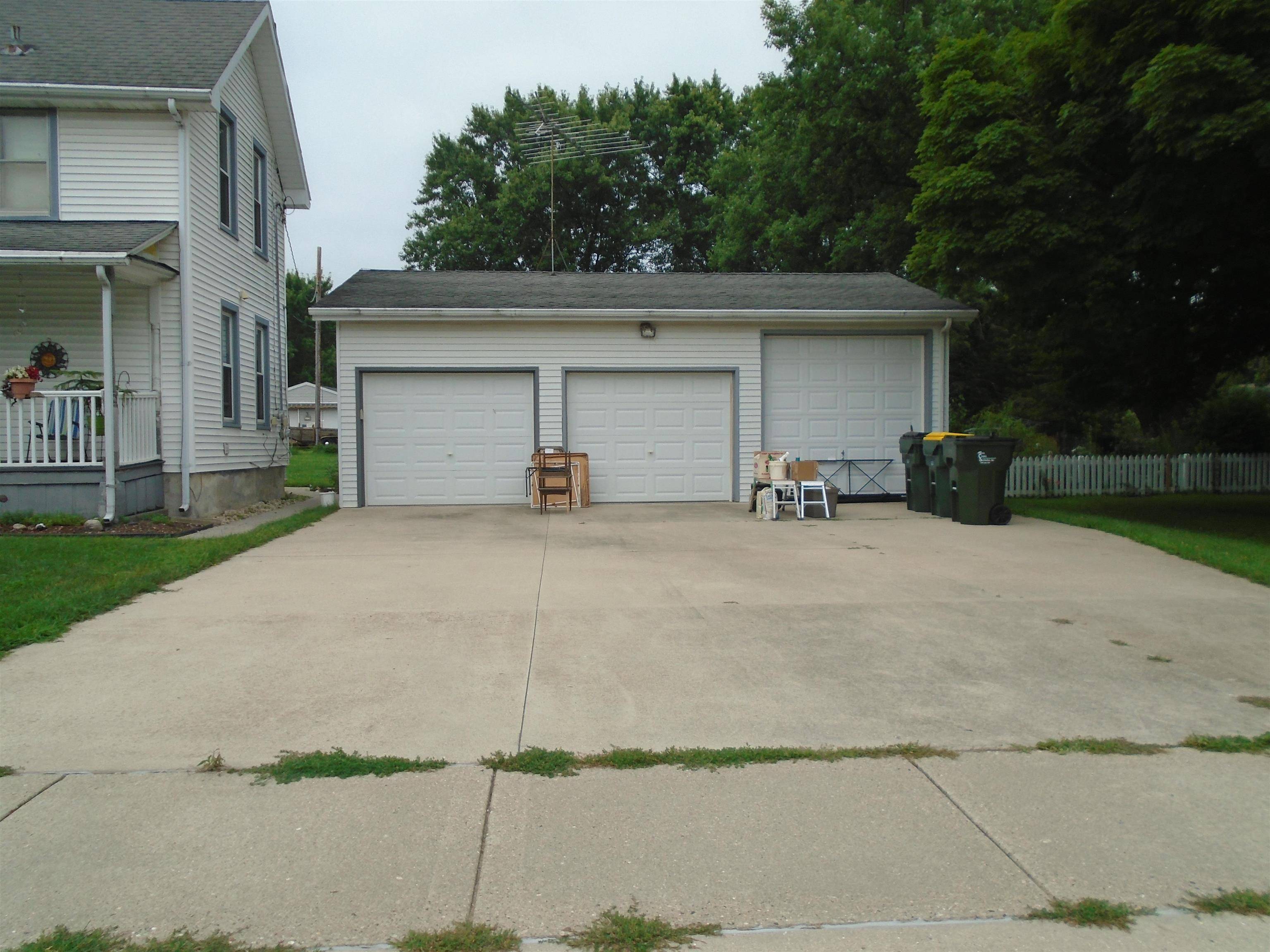 Mazomanie, WI 53560,318 Cramer Street