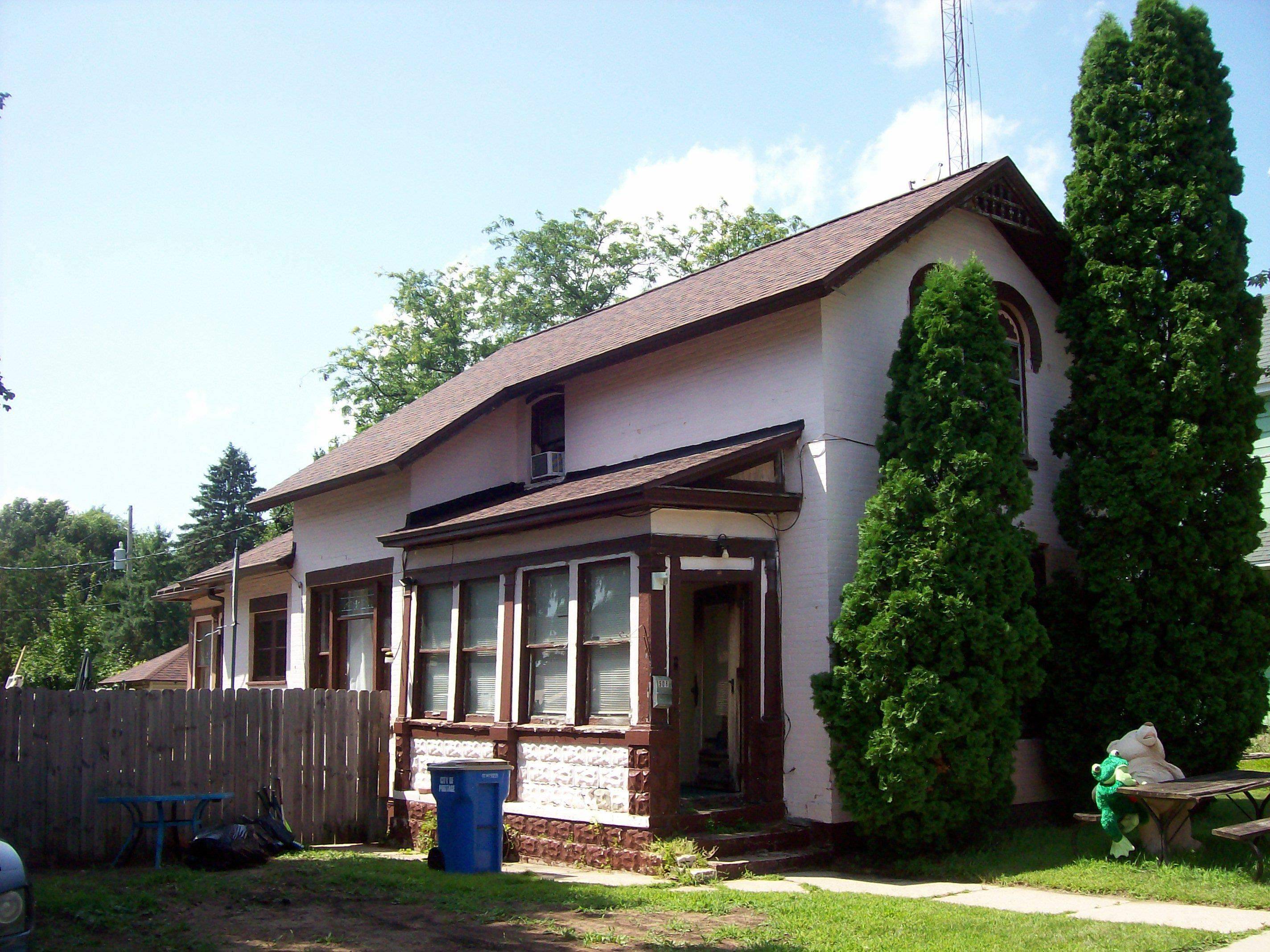 Portage, WI 53901,908 Cass Street