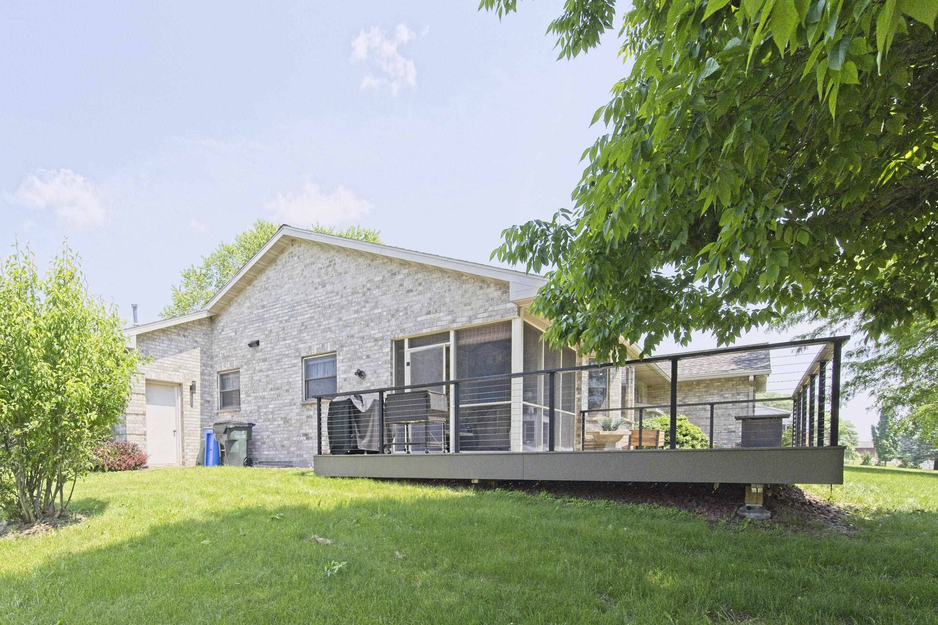 Portage, WI 53901,552 Meadowlark Lane