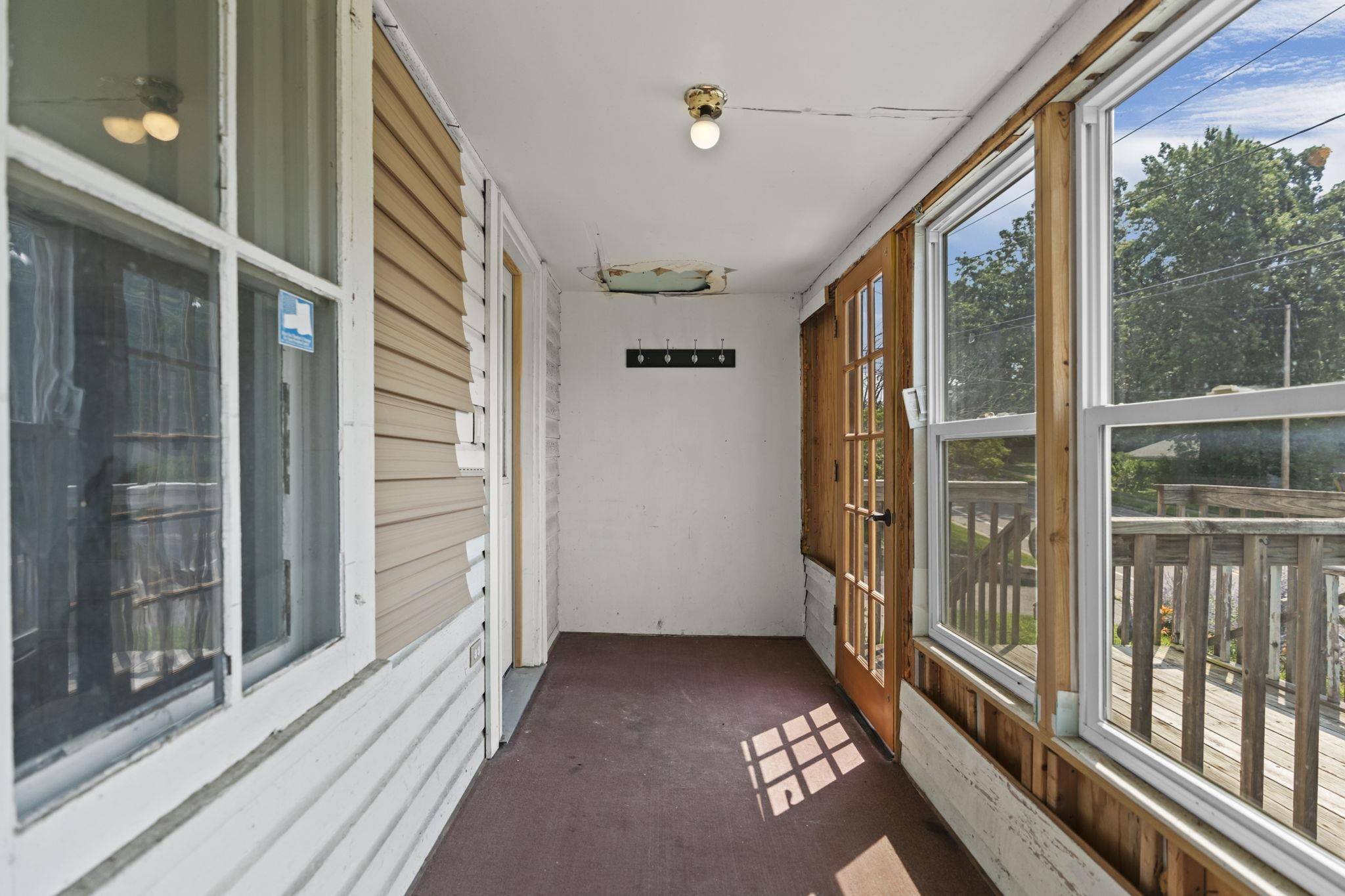 Rock Springs, WI 53961-9796,402 E Broadway