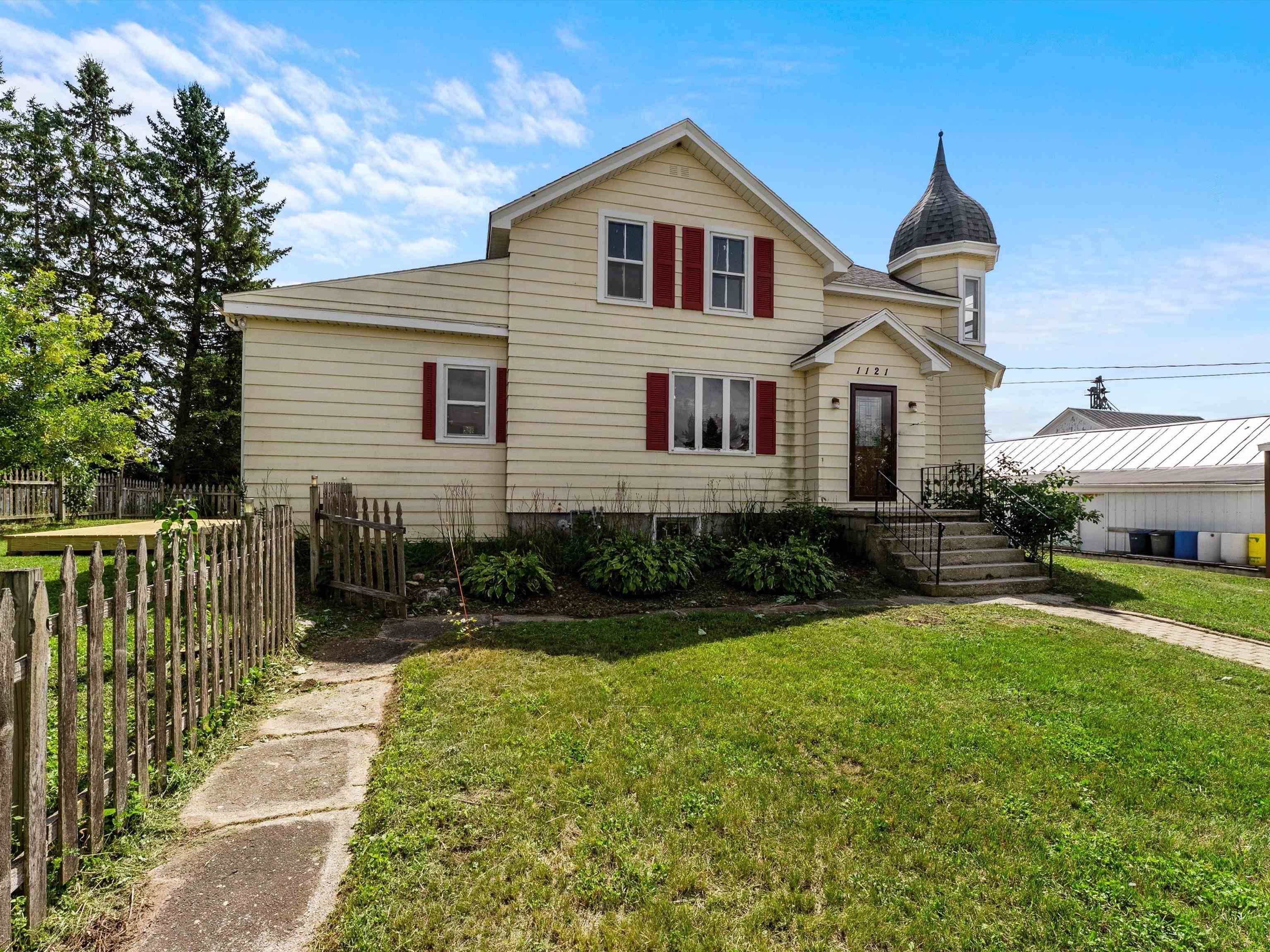 Howards Grove, WI 53083,1121 Millersville Avenue