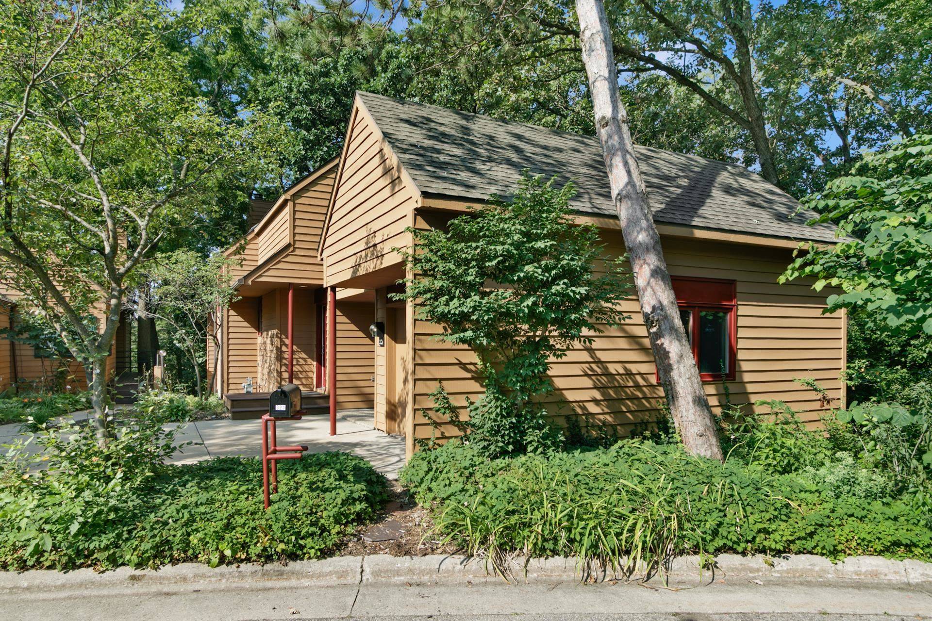 Madison, WI 53705,321 Glenthistle Court #321