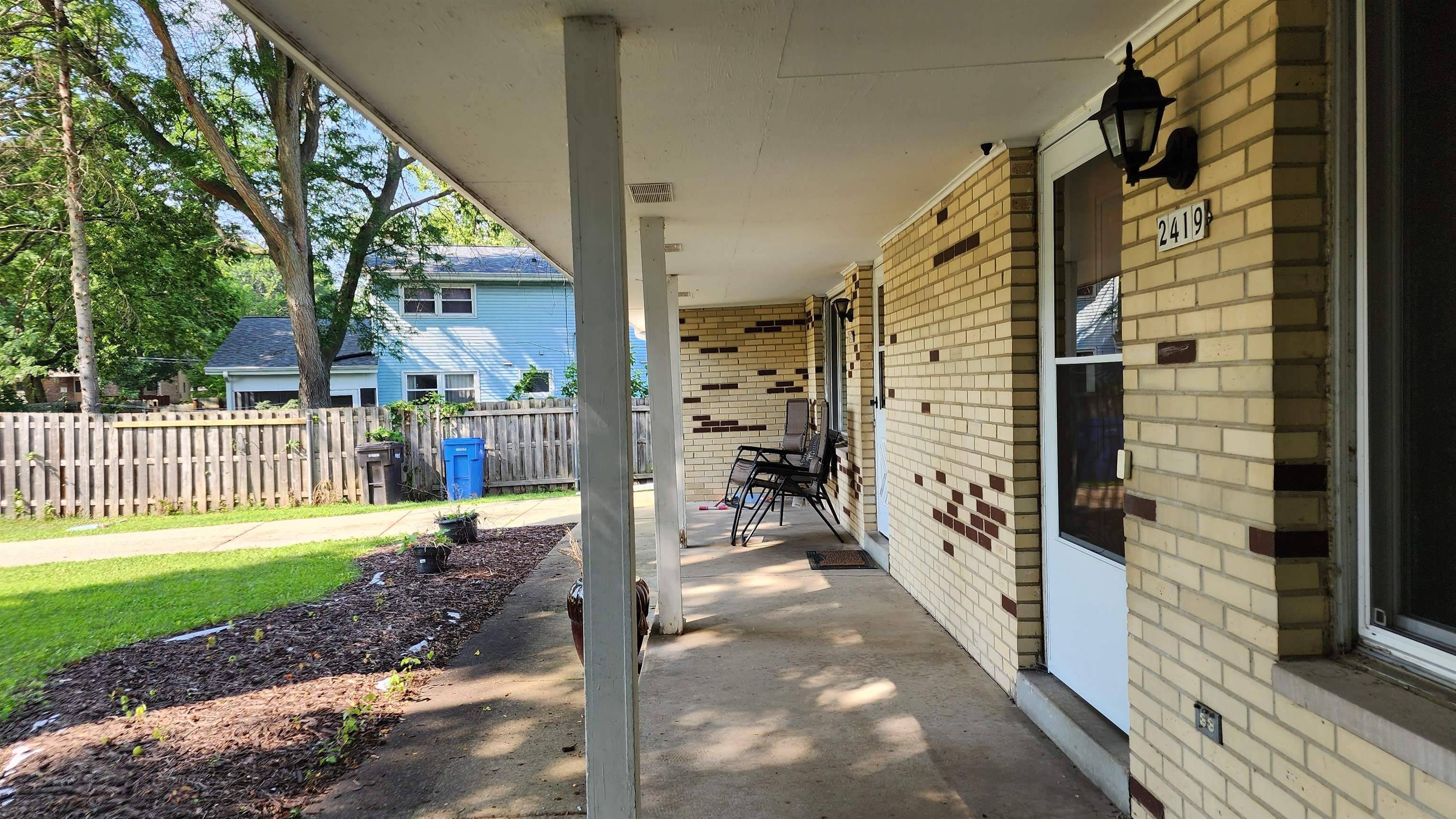 Middleton, WI 53562,2419 Adler Circle #1