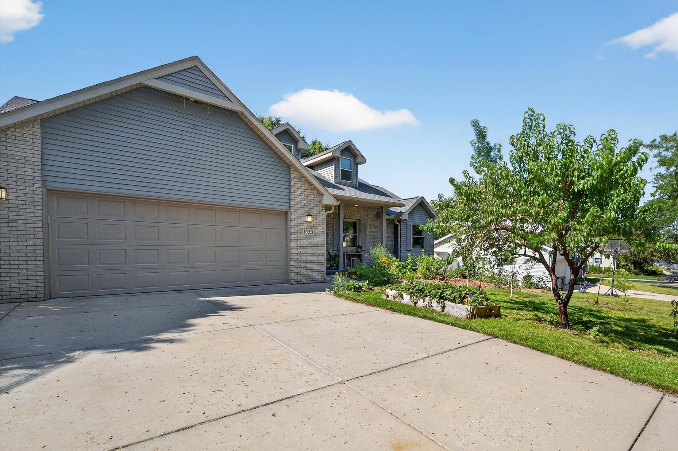 Stoughton, WI 53589,1823 Buckingham Road