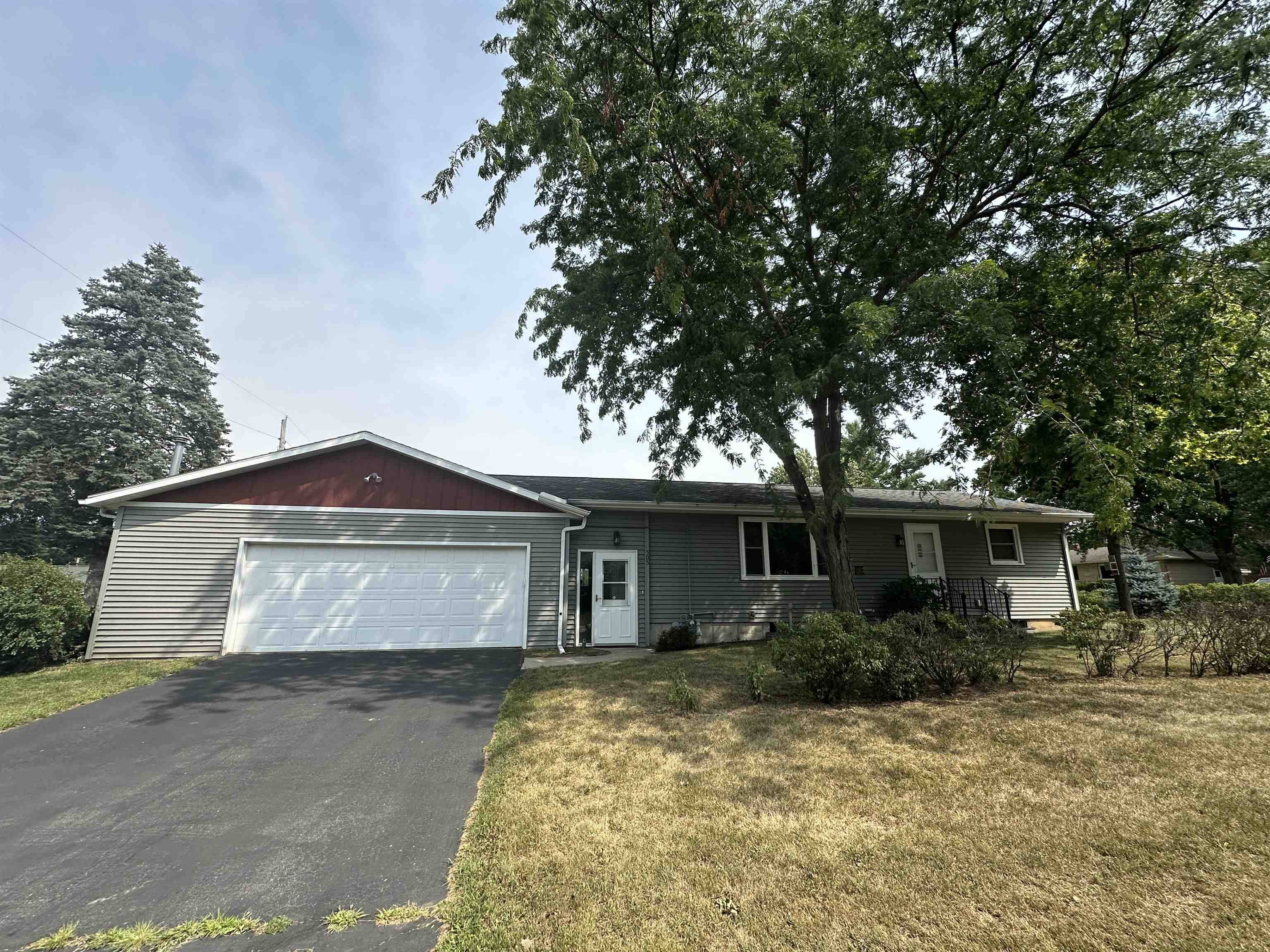 Poynette, WI 53955,505 Howard Street