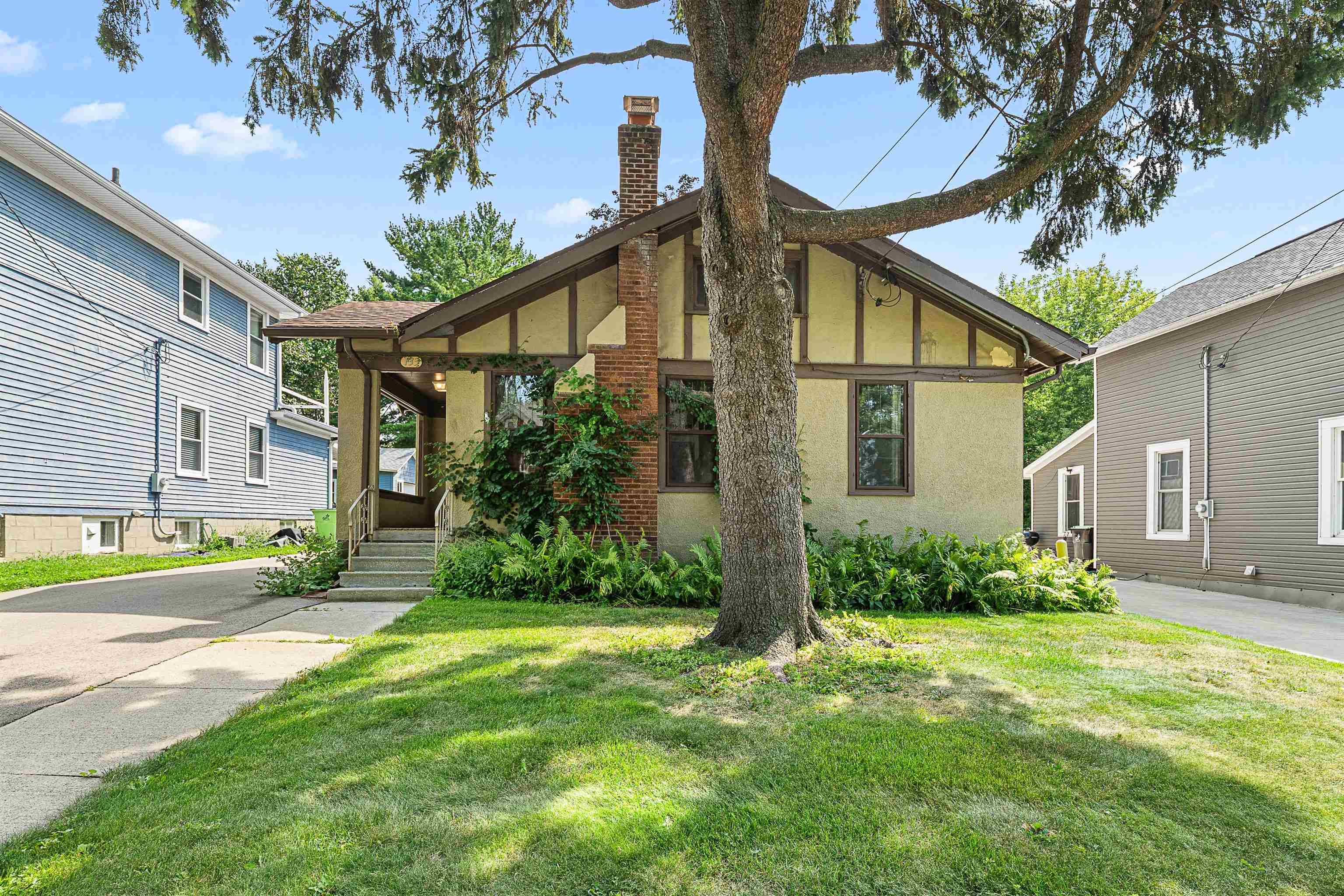 Beaver Dam, WI 53916,133 Walnut Street
