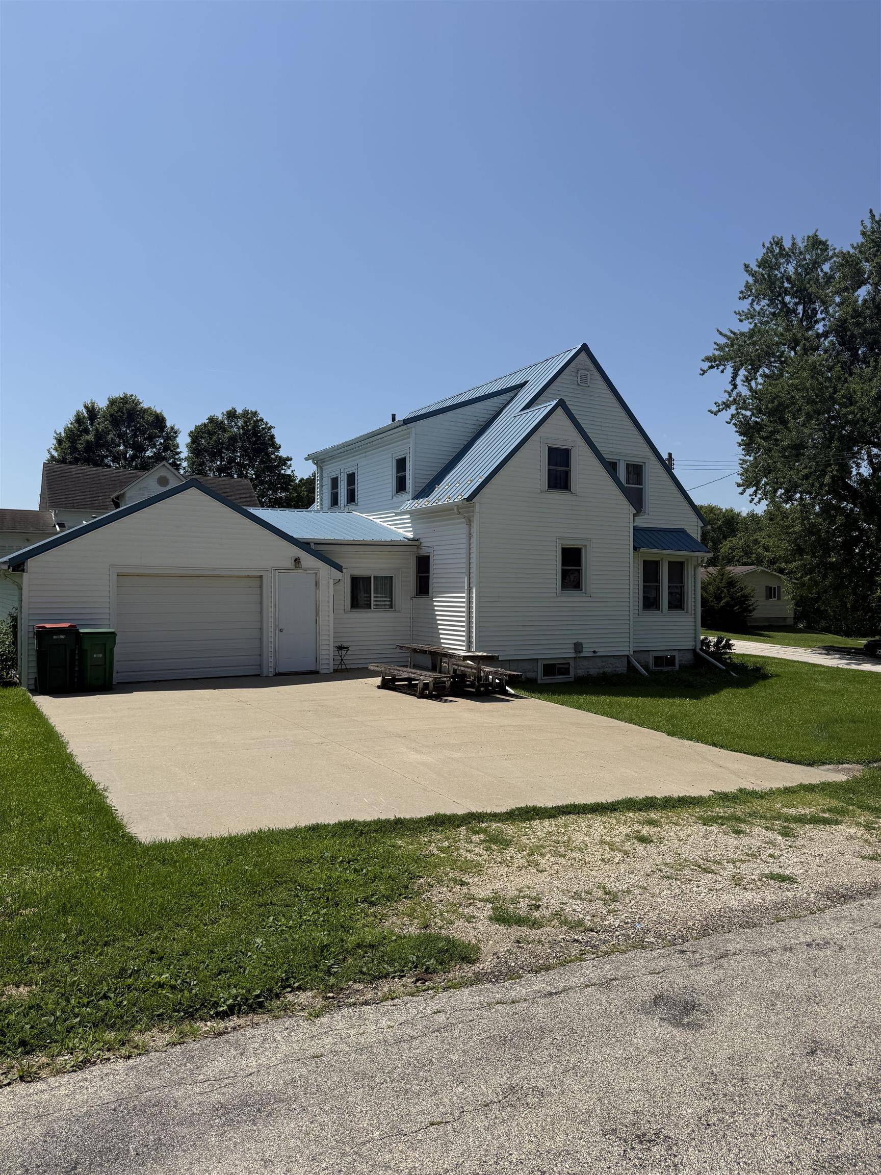 Farmersburg, IA 52047,501 S Main Street