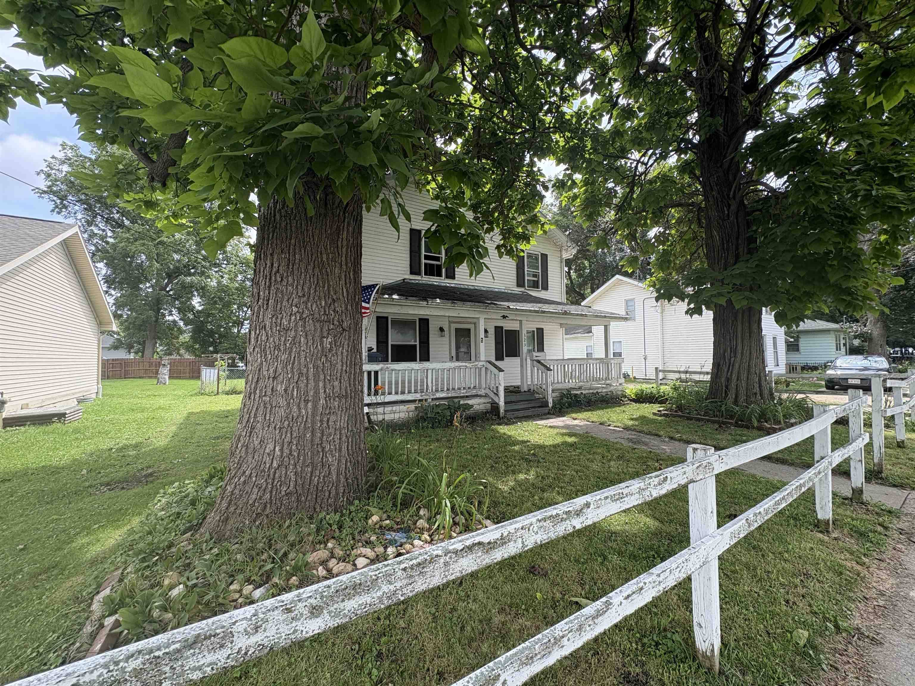 Janesville, WI 53548,323 Center Avenue