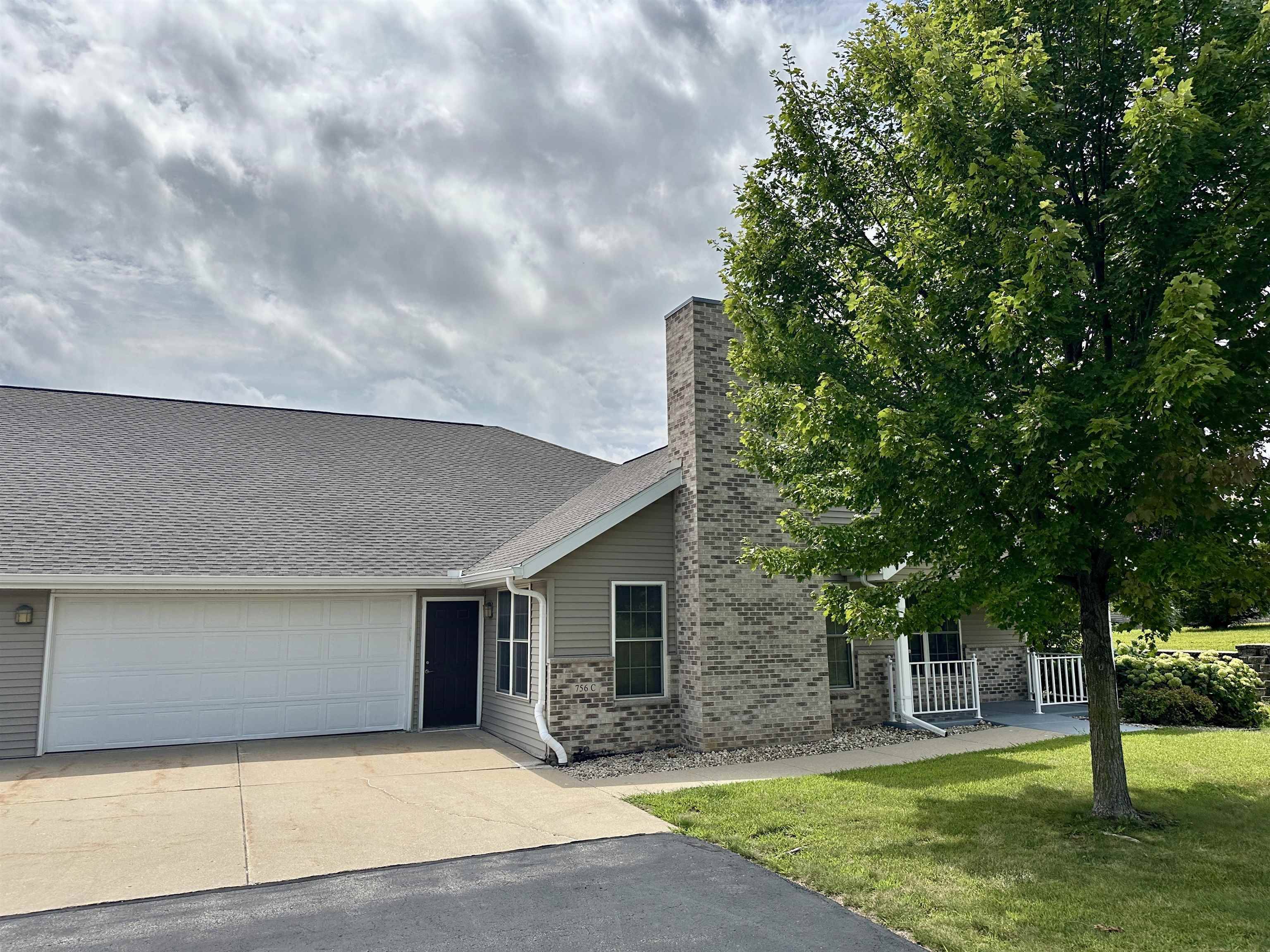 Evansville, WI 53536,756 Brown School Road #C