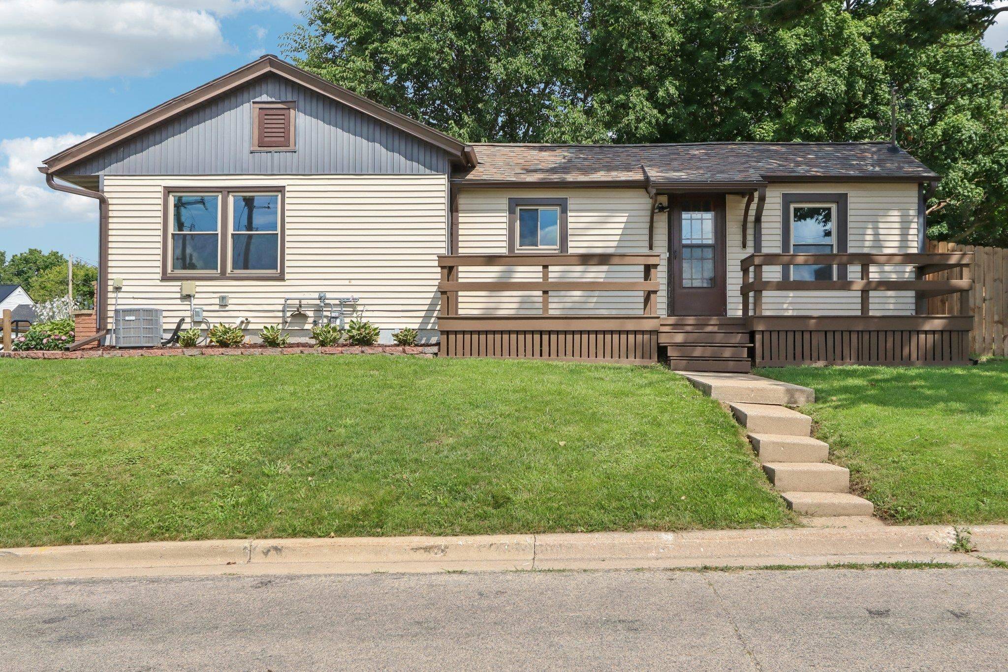 Monroe, WI 53566,1202 9th Street