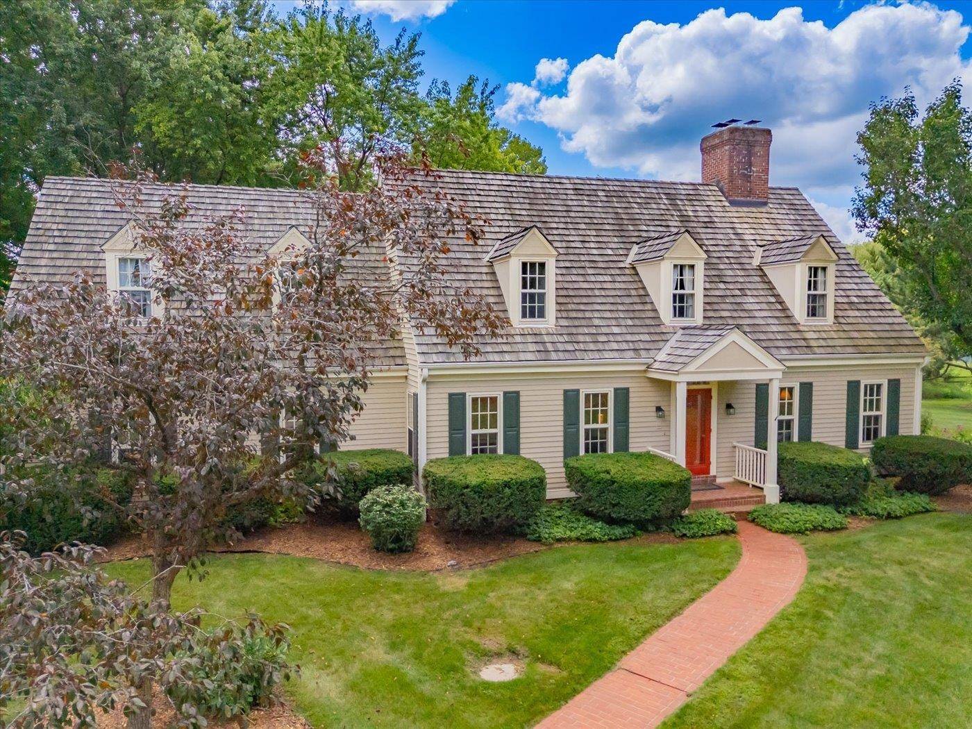 Waukesha, WI 53188,N7W29595 Thames Court