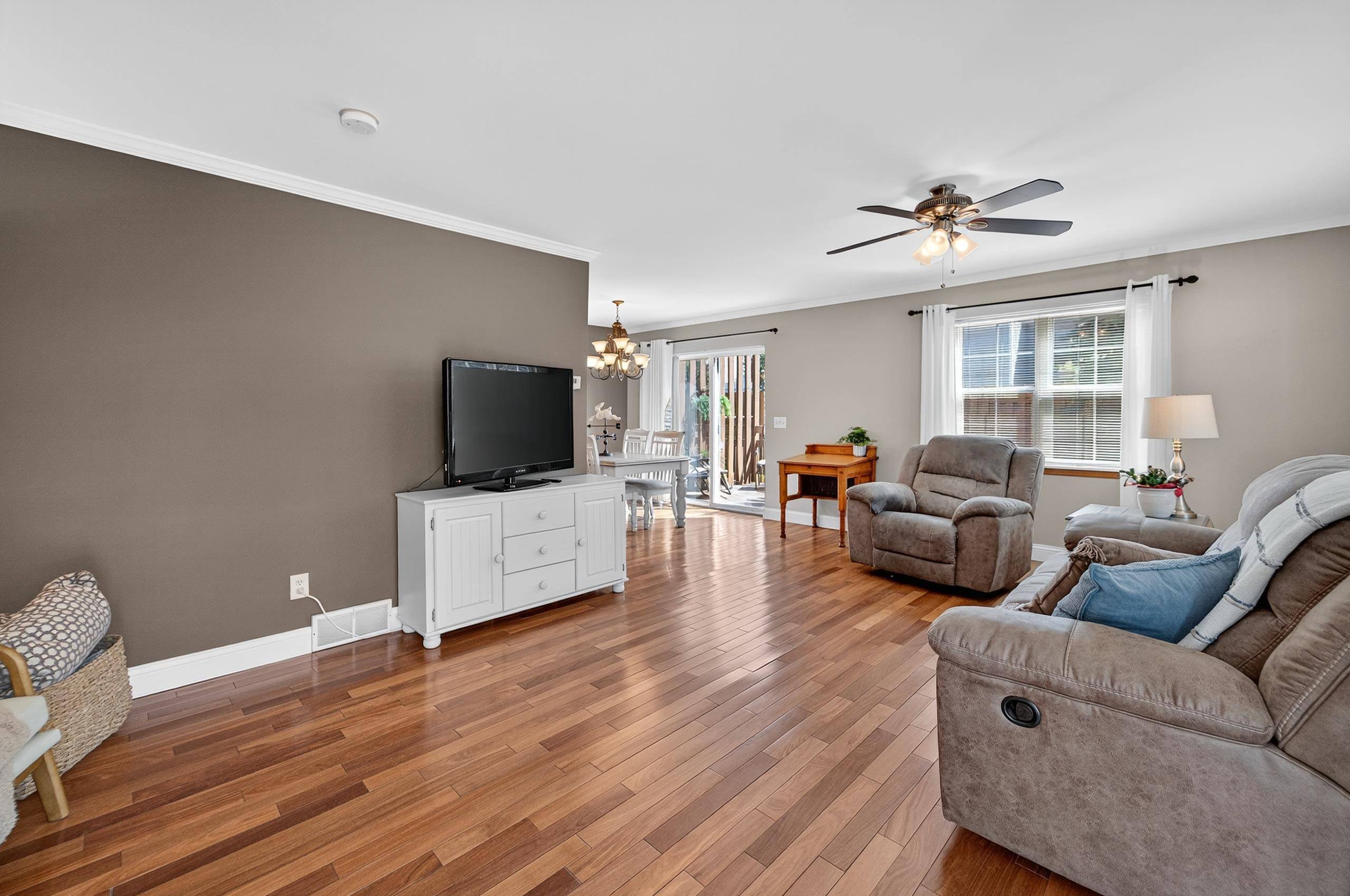 Sun Prairie, WI 53590,867 Chandler Lane