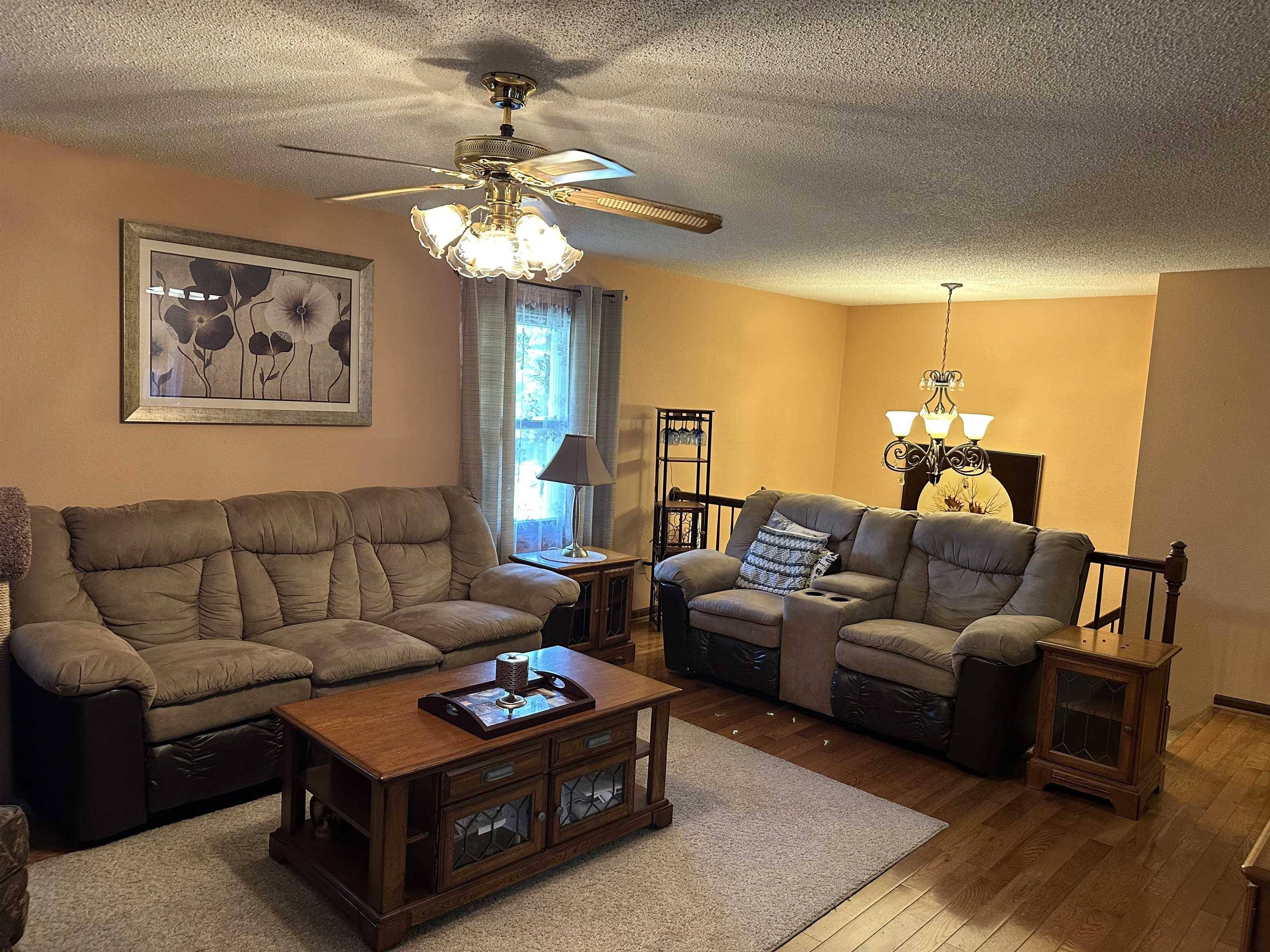 Wisconsin Dells, WI 53965,911 Pine Drive