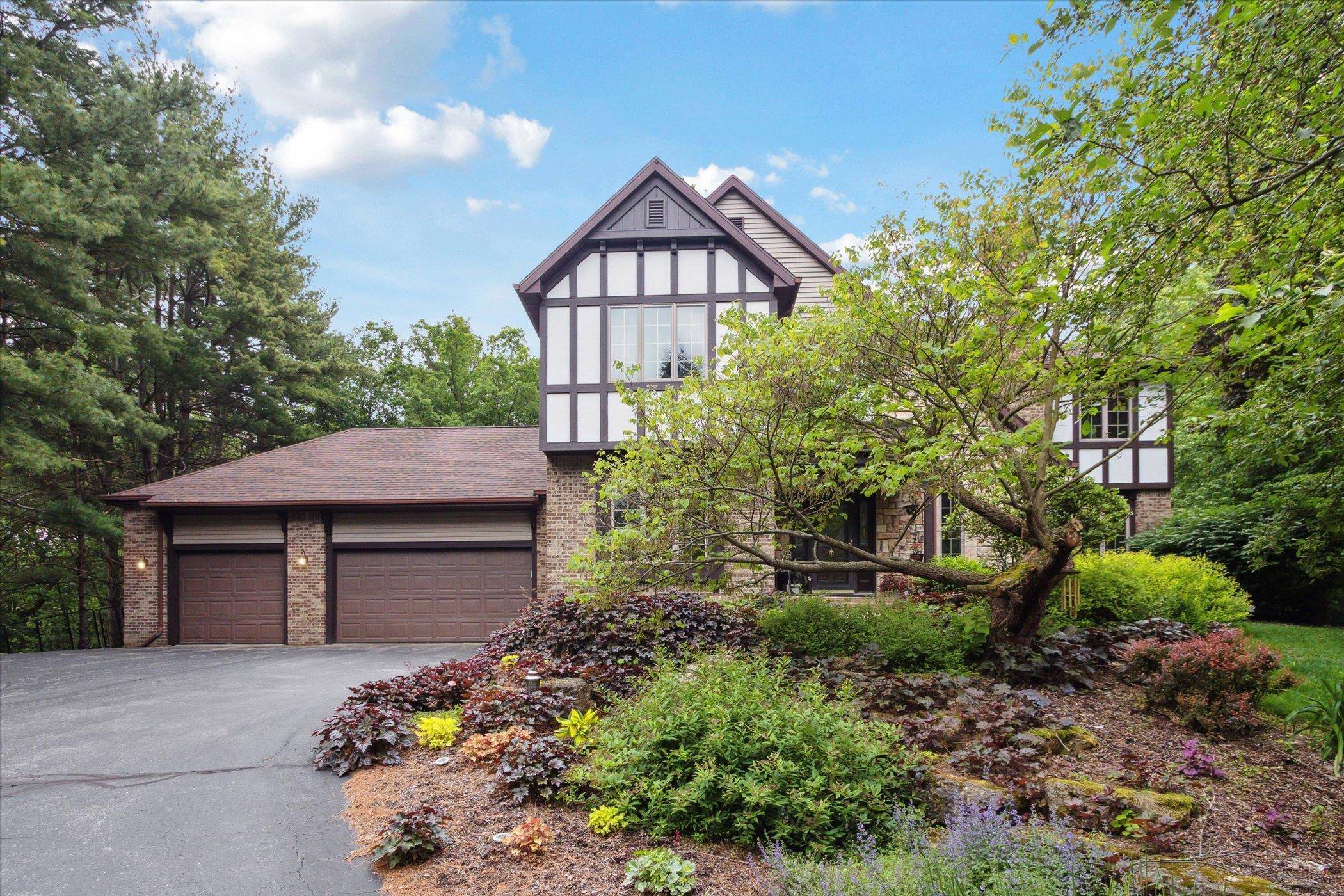 Milton, WI 53563-9469,2370 E Sylvan Lane