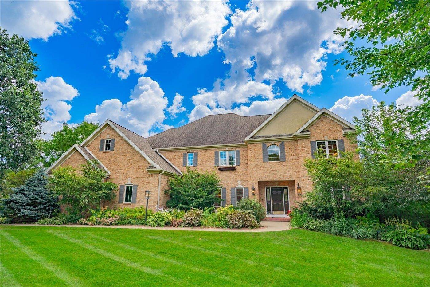 Waunakee, WI 53597,5556 SURREY Lane