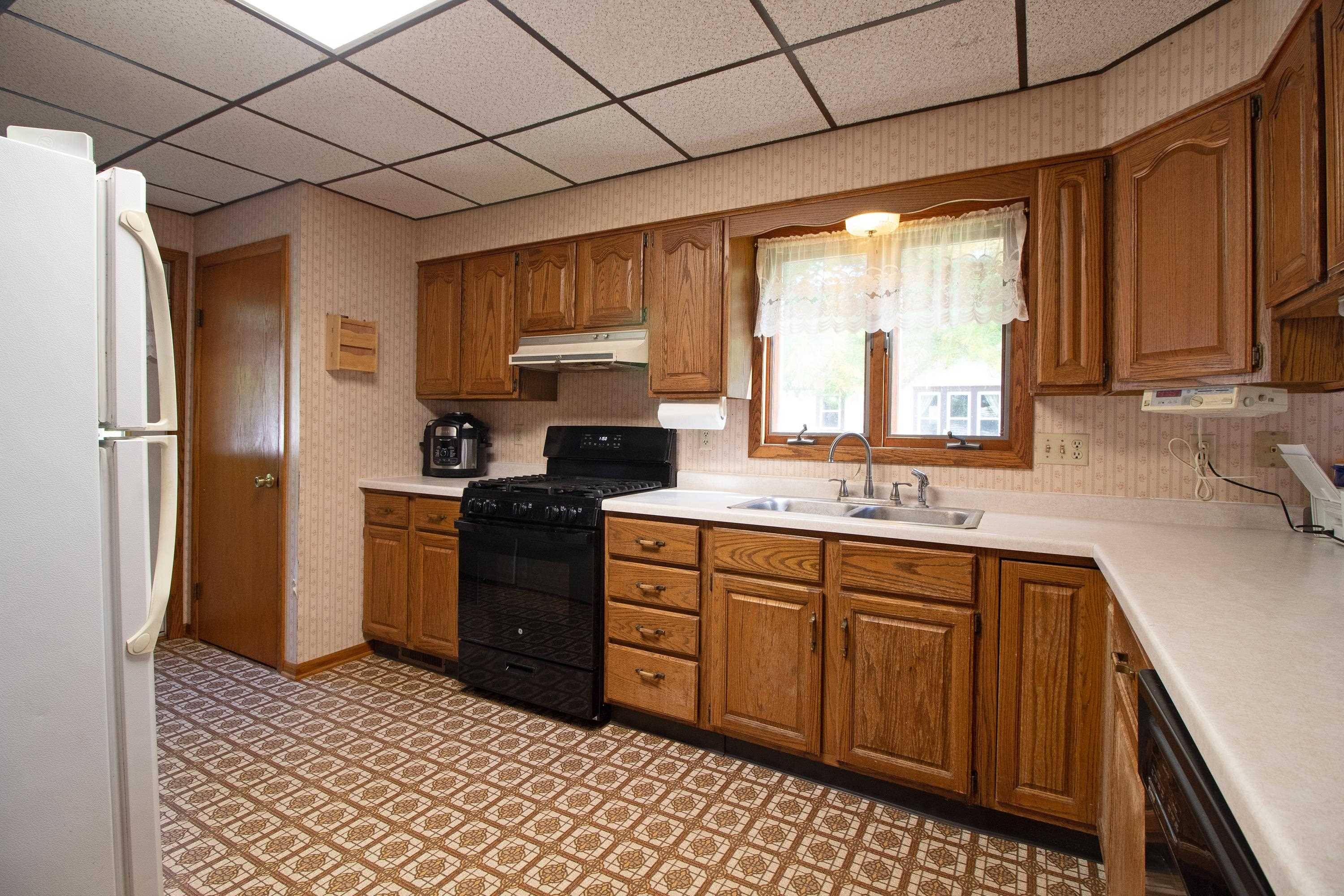 Spring Green, WI 53588,357 W Monroe Street