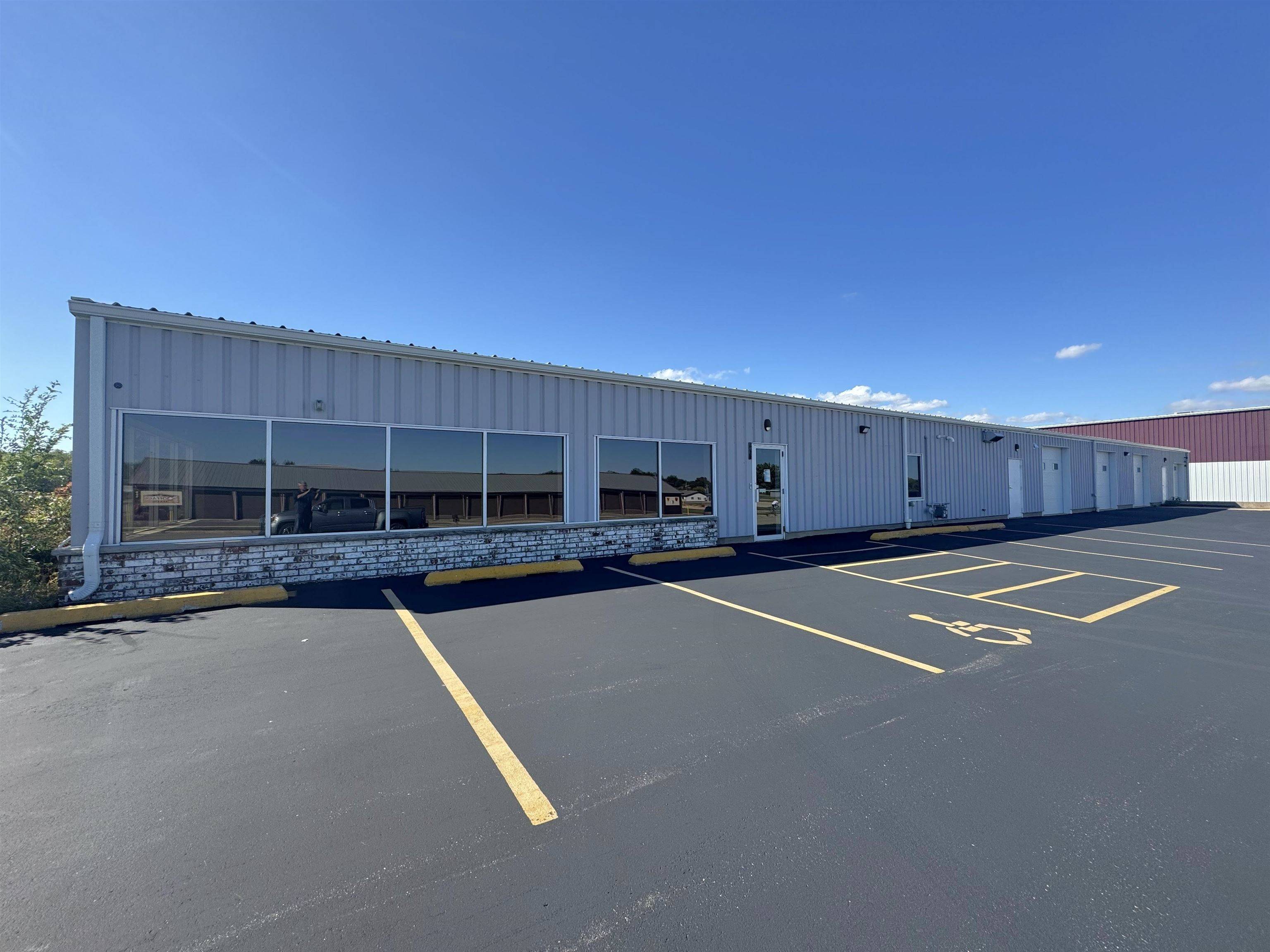 Monroe, WI 53566,633 1st Avenue