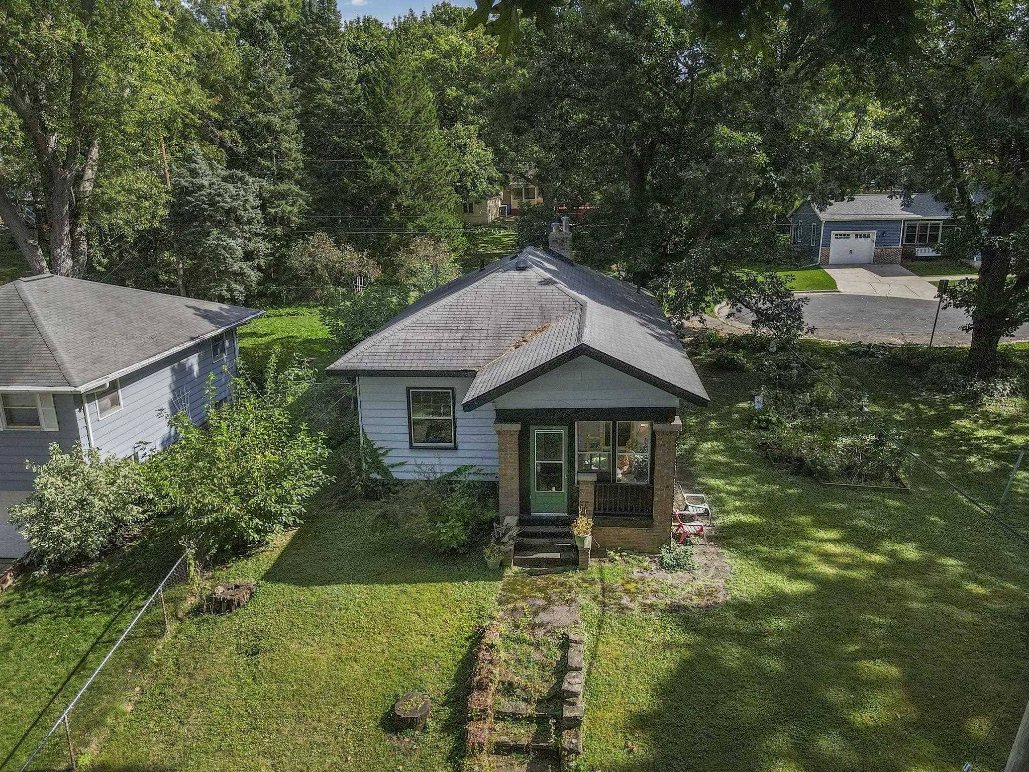 Monona, WI 53716,4410 Winnequah Road