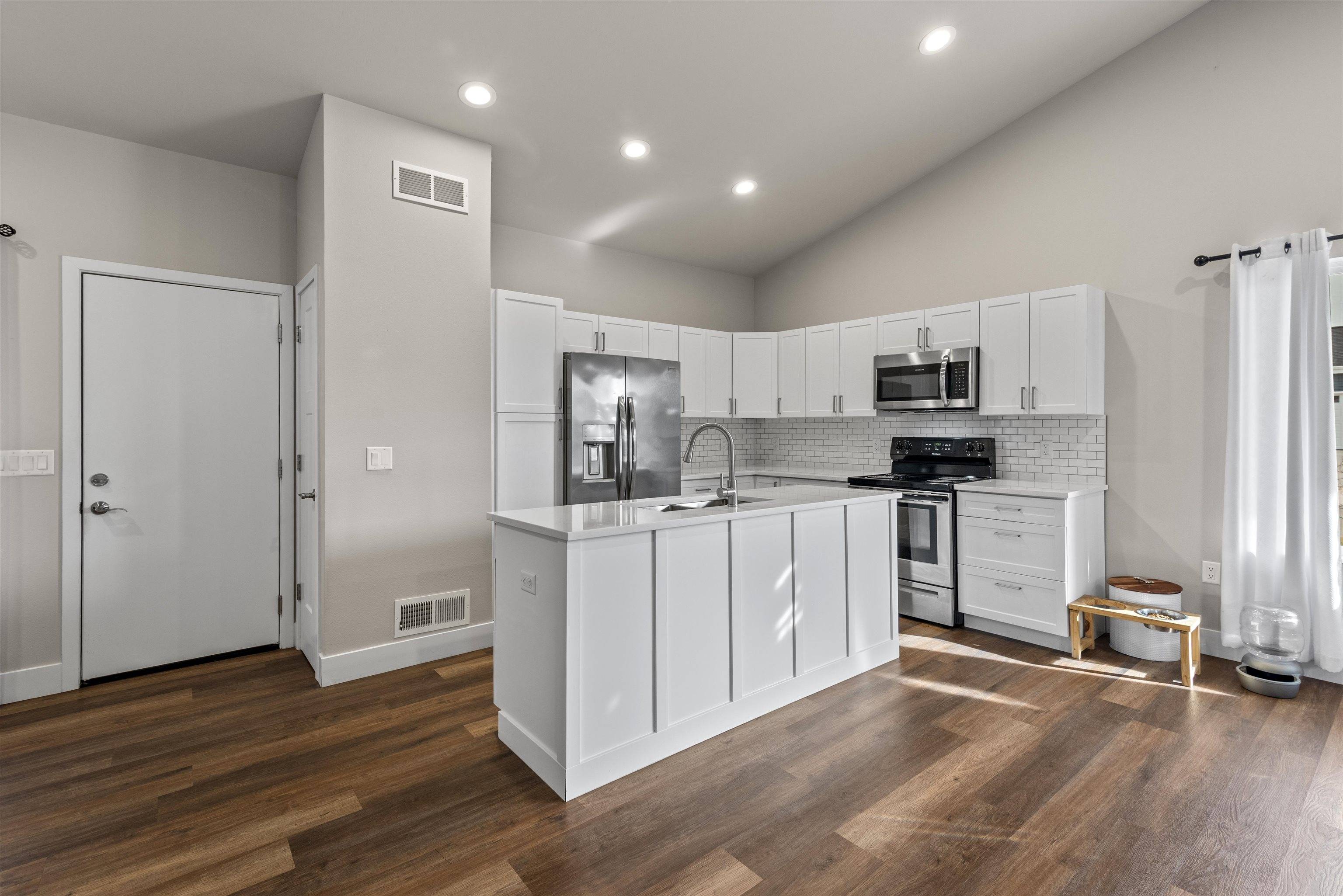 Deforest, WI 53532,6657 Uecker Drive