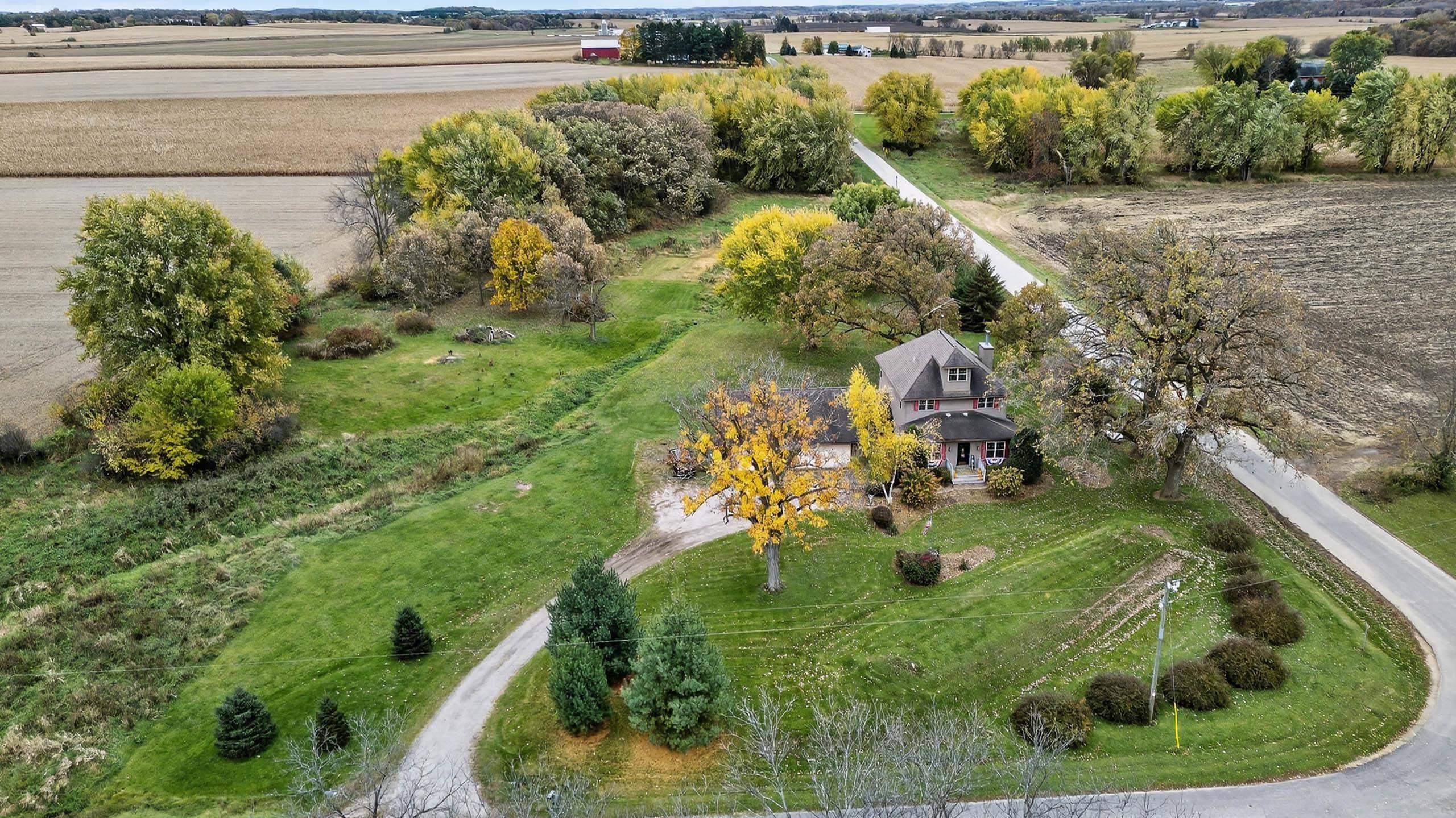 Marshall, WI 53559,1045 York Center Road