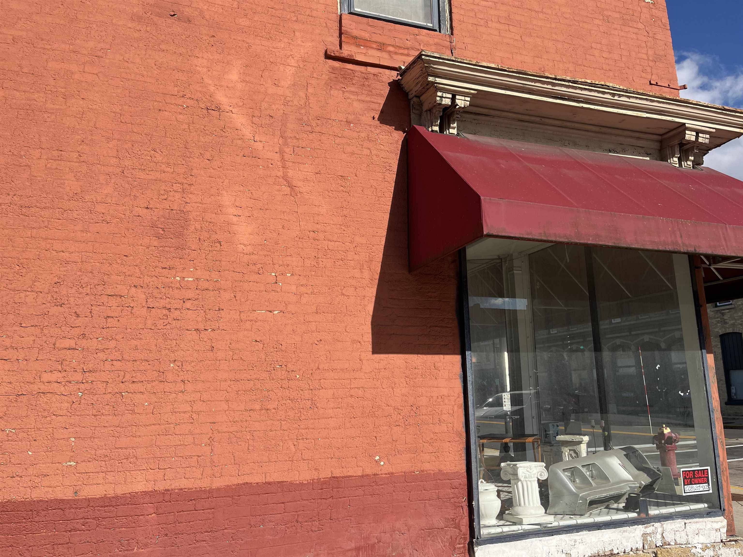 Columbus, WI 53925,103 N Ludington Street