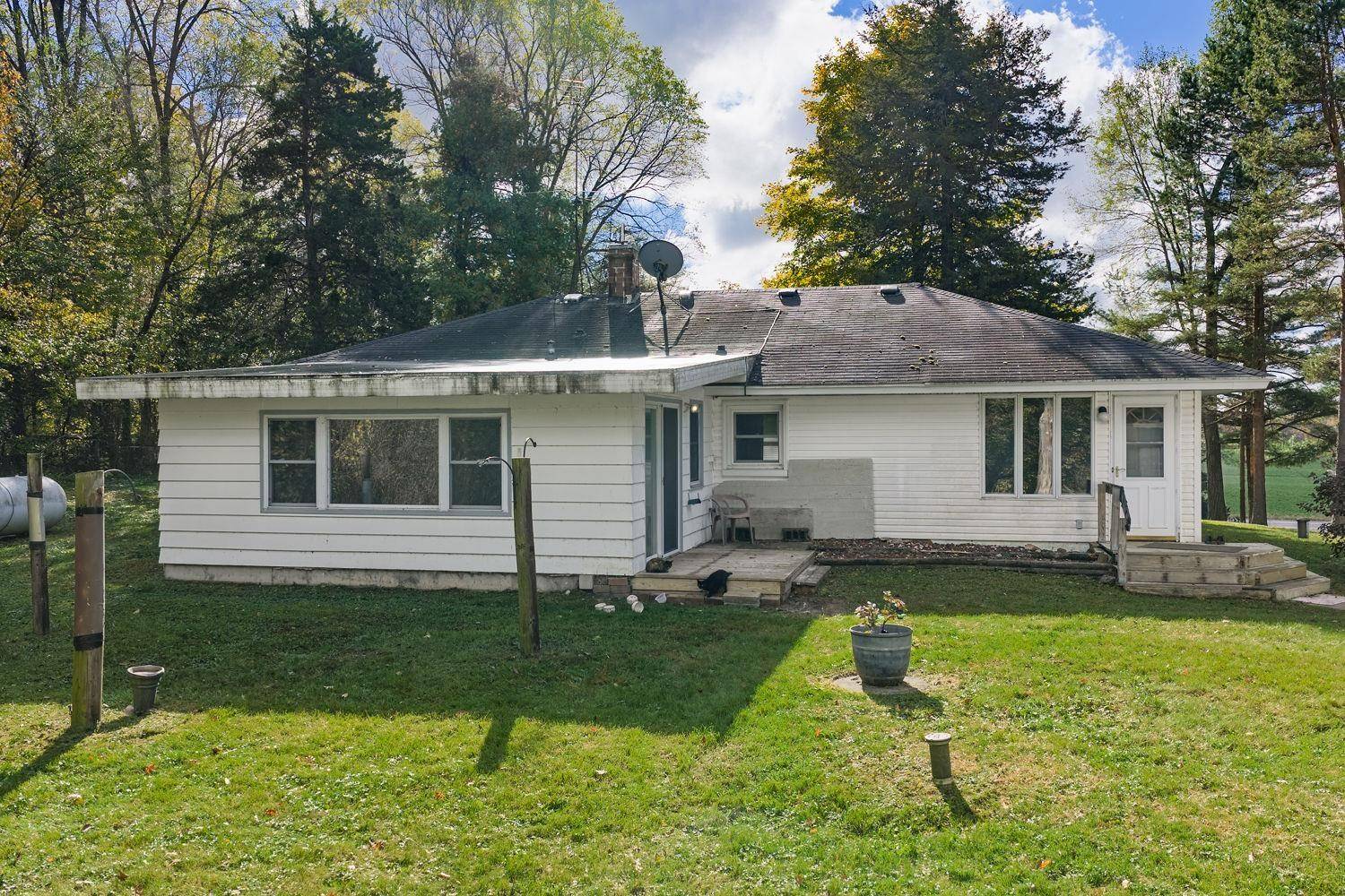 Briggsville, WI 53920,128 State Road 23