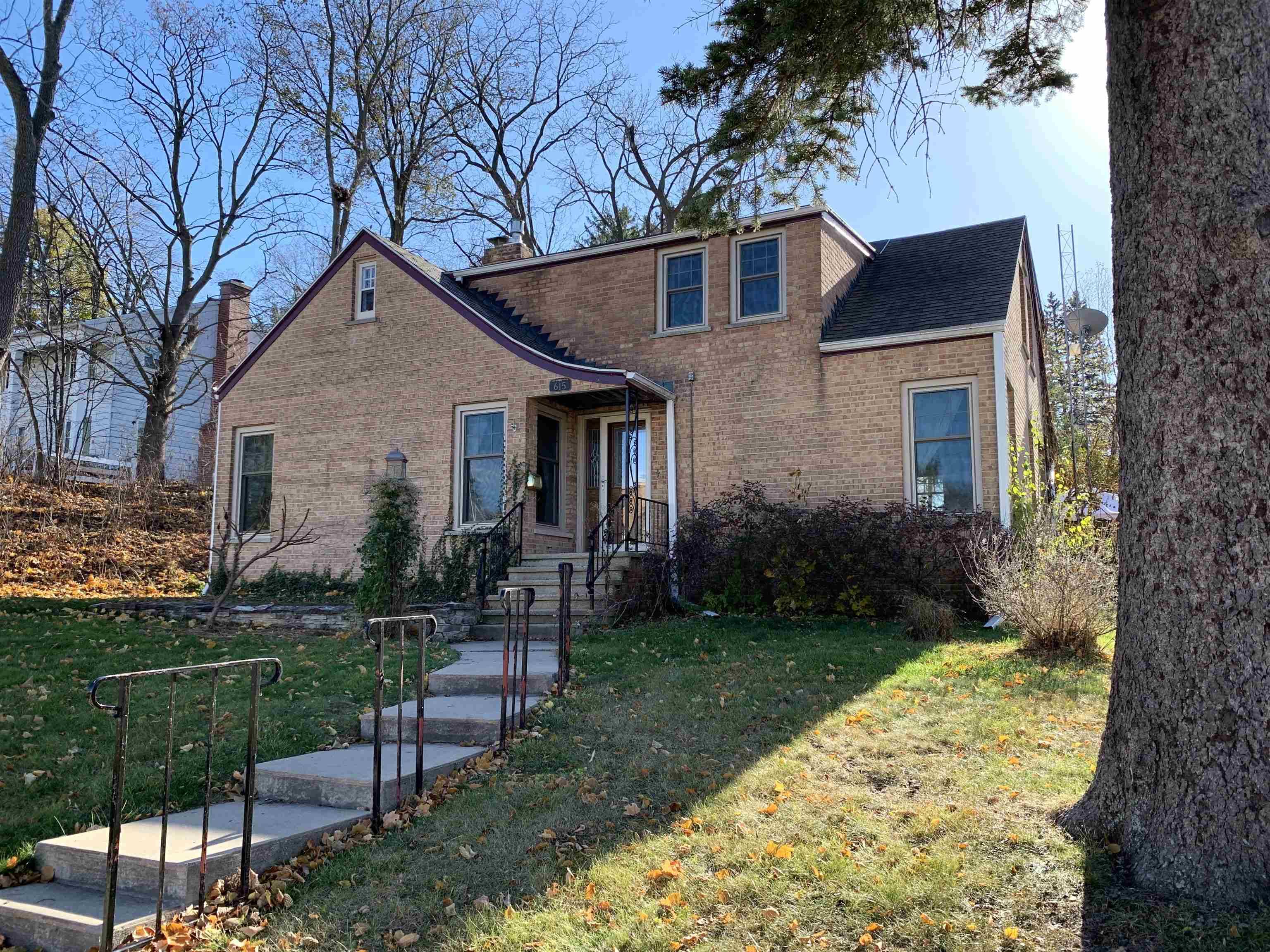 Beaver Dam, WI 53916,615 W Mackie Street