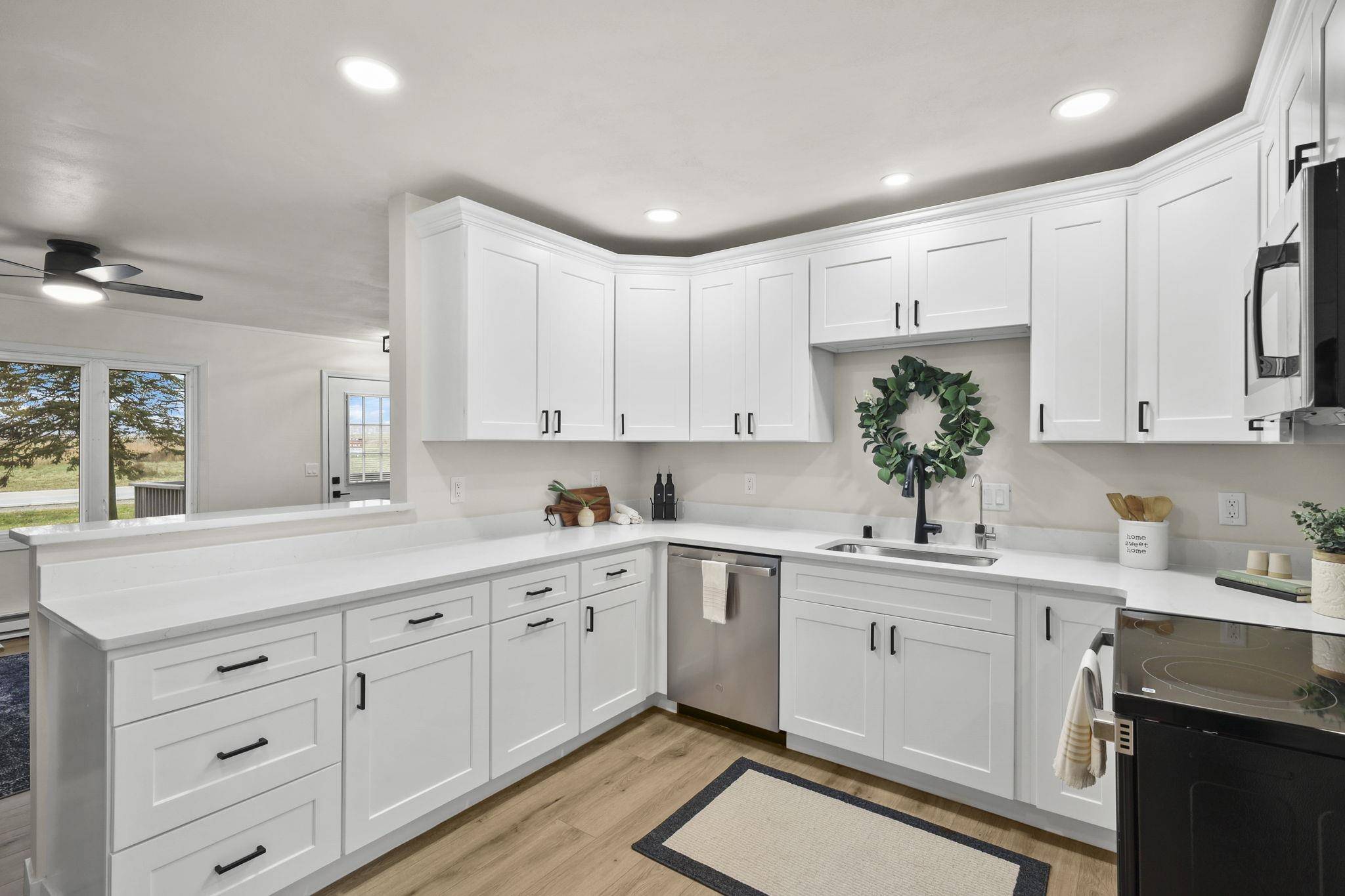 Stoughton, WI 53589,1542 Highway 51