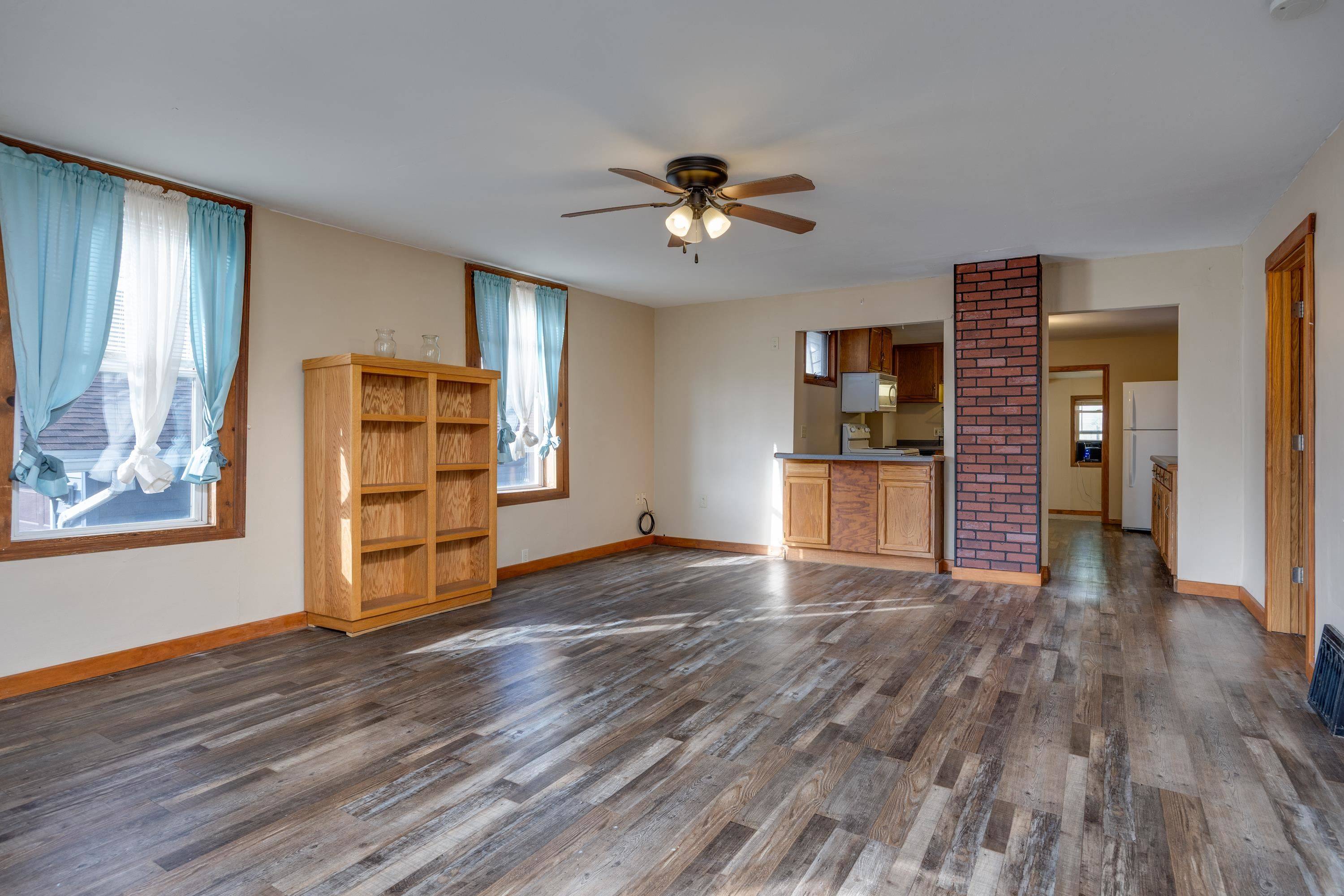 Dodgeville, WI 53533,106 S Dacotah Street