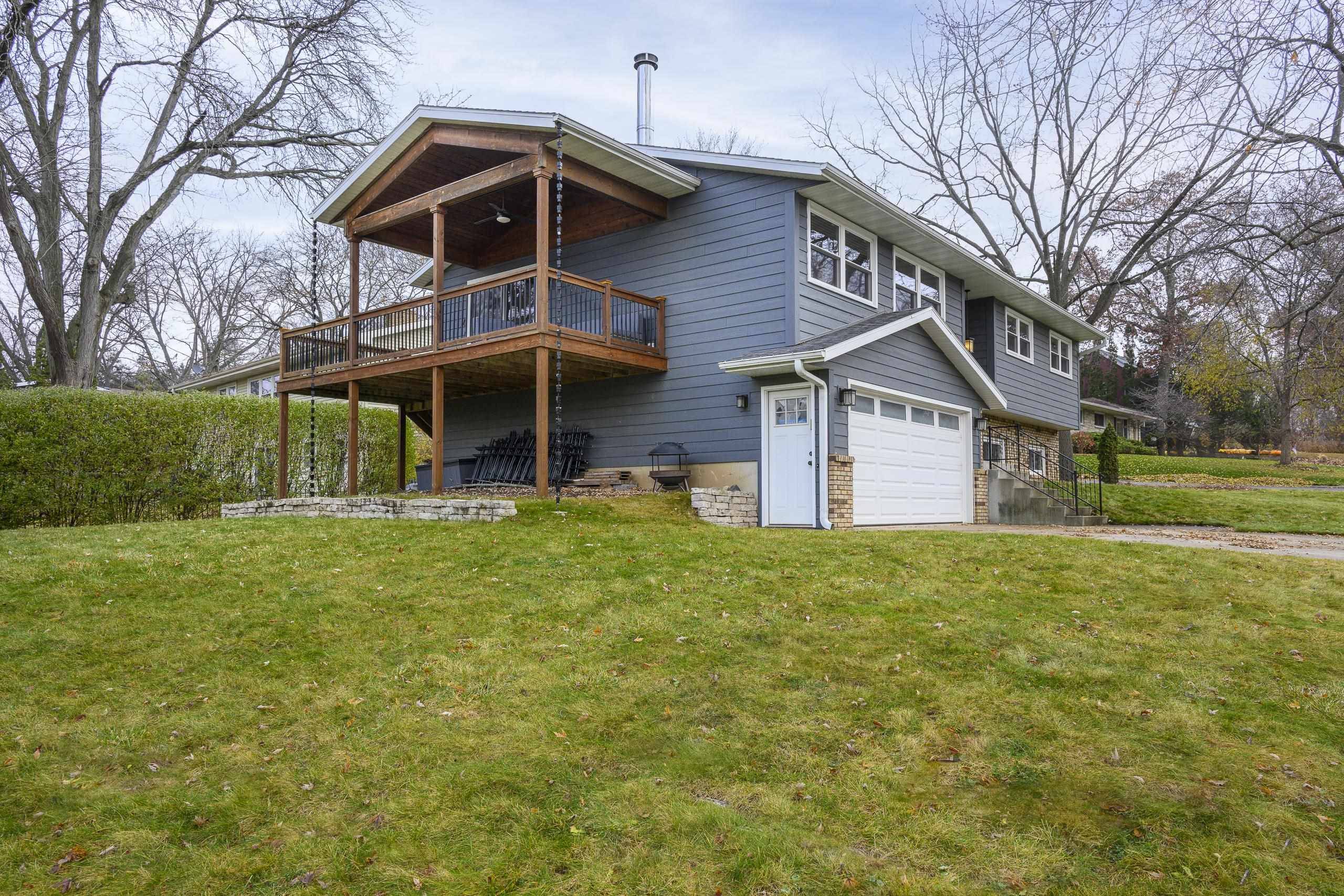 Middleton, WI 53562,5902 Roosevelt Street