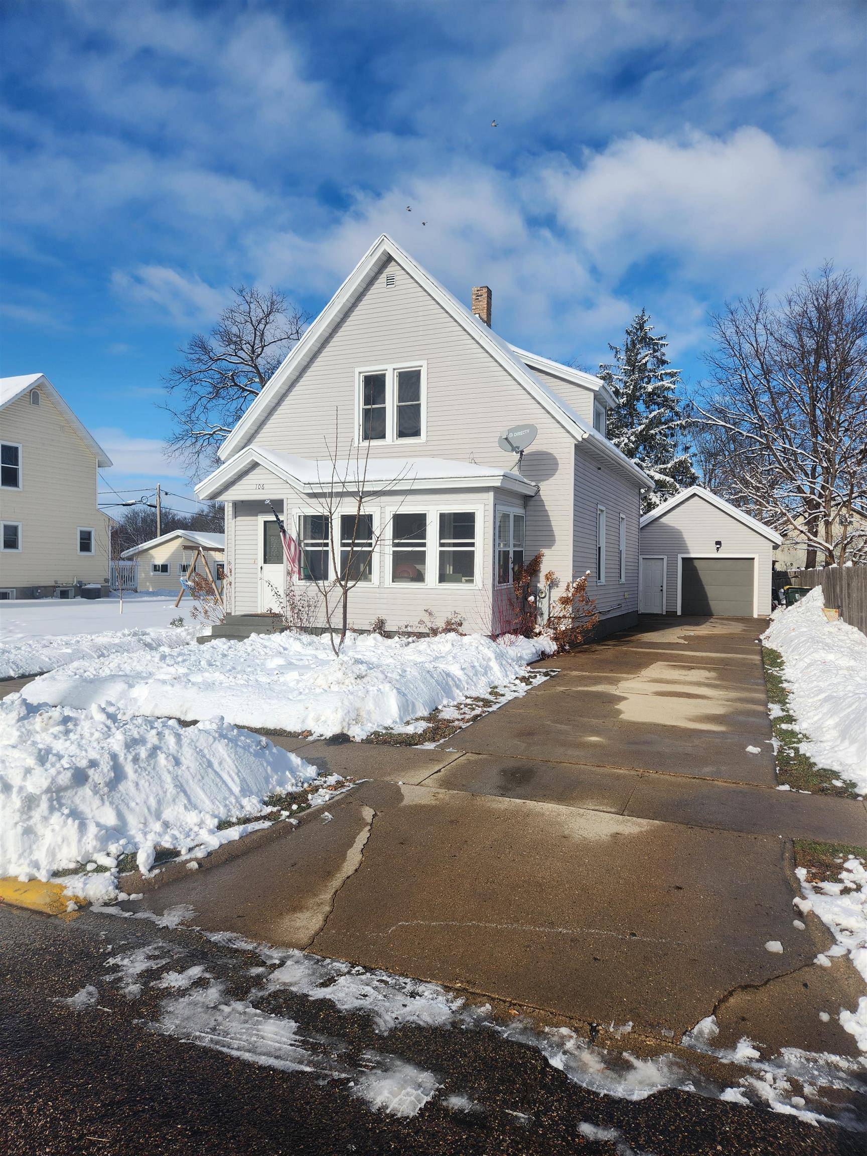 Mazomanie, WI 53560,106 E Hudson Street