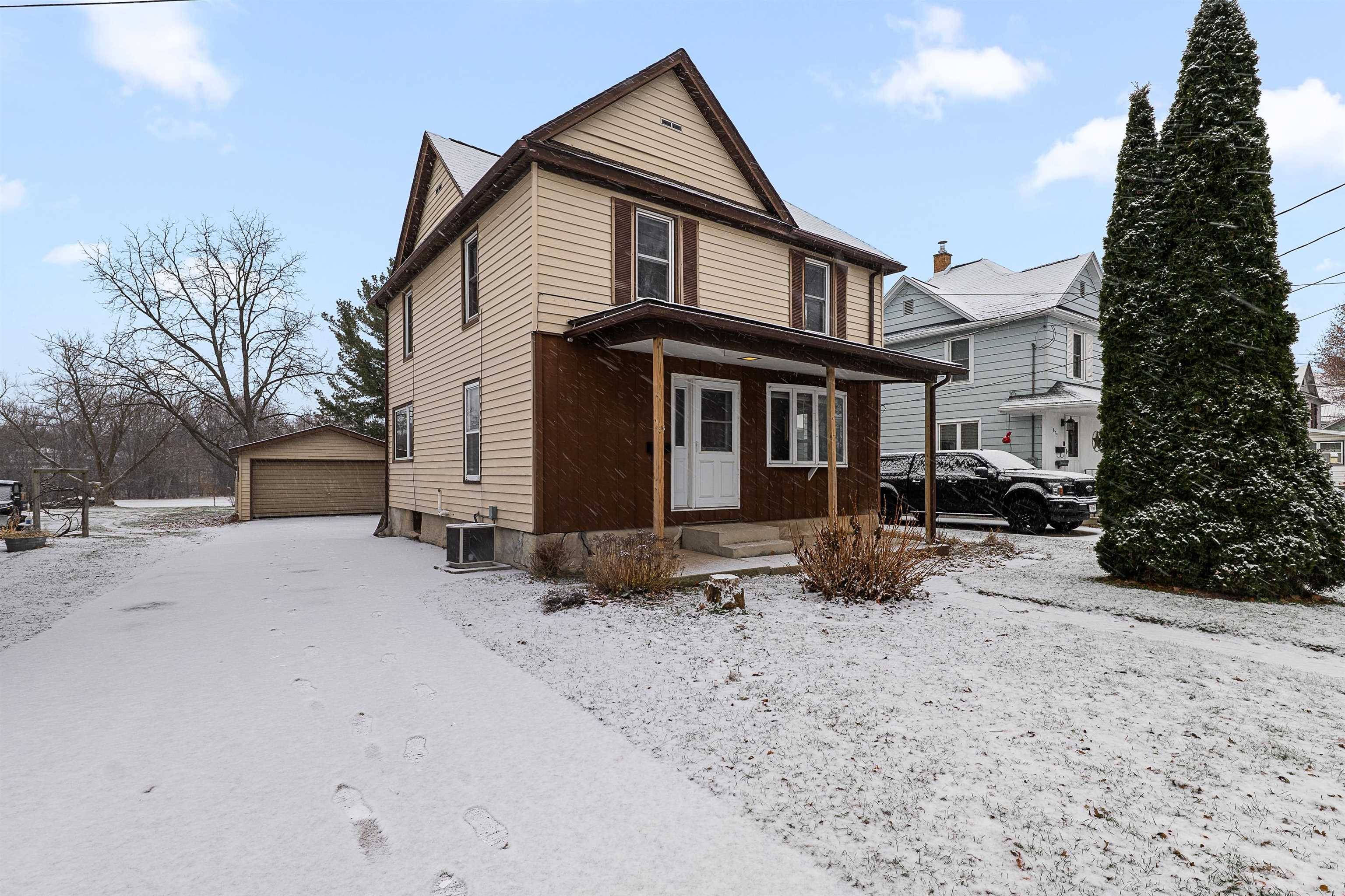 Beaver Dam, WI 53916-2854,673 S Center Street