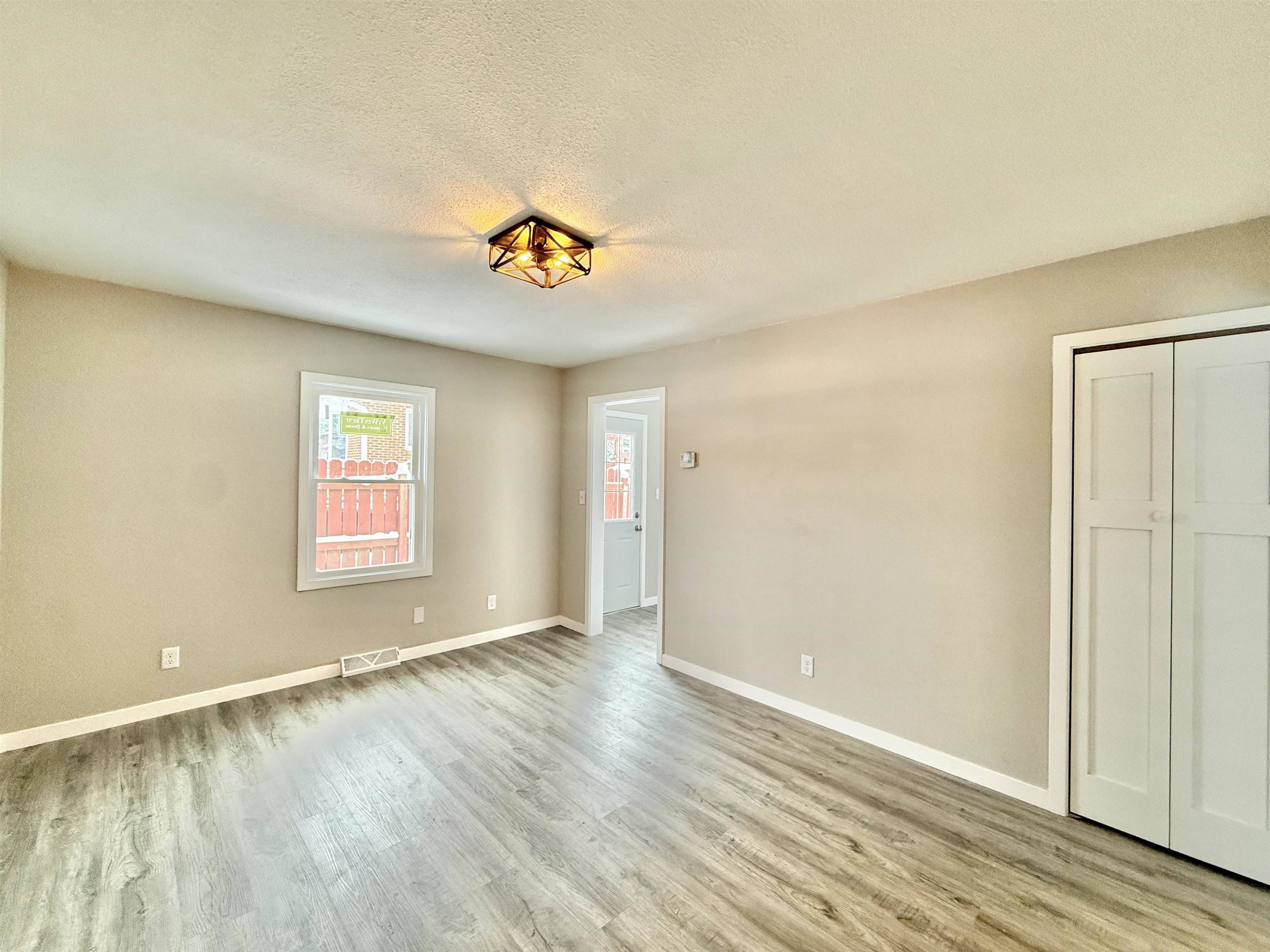 Beloit, WI 53511,2035-2039 Roosevelt Avenue