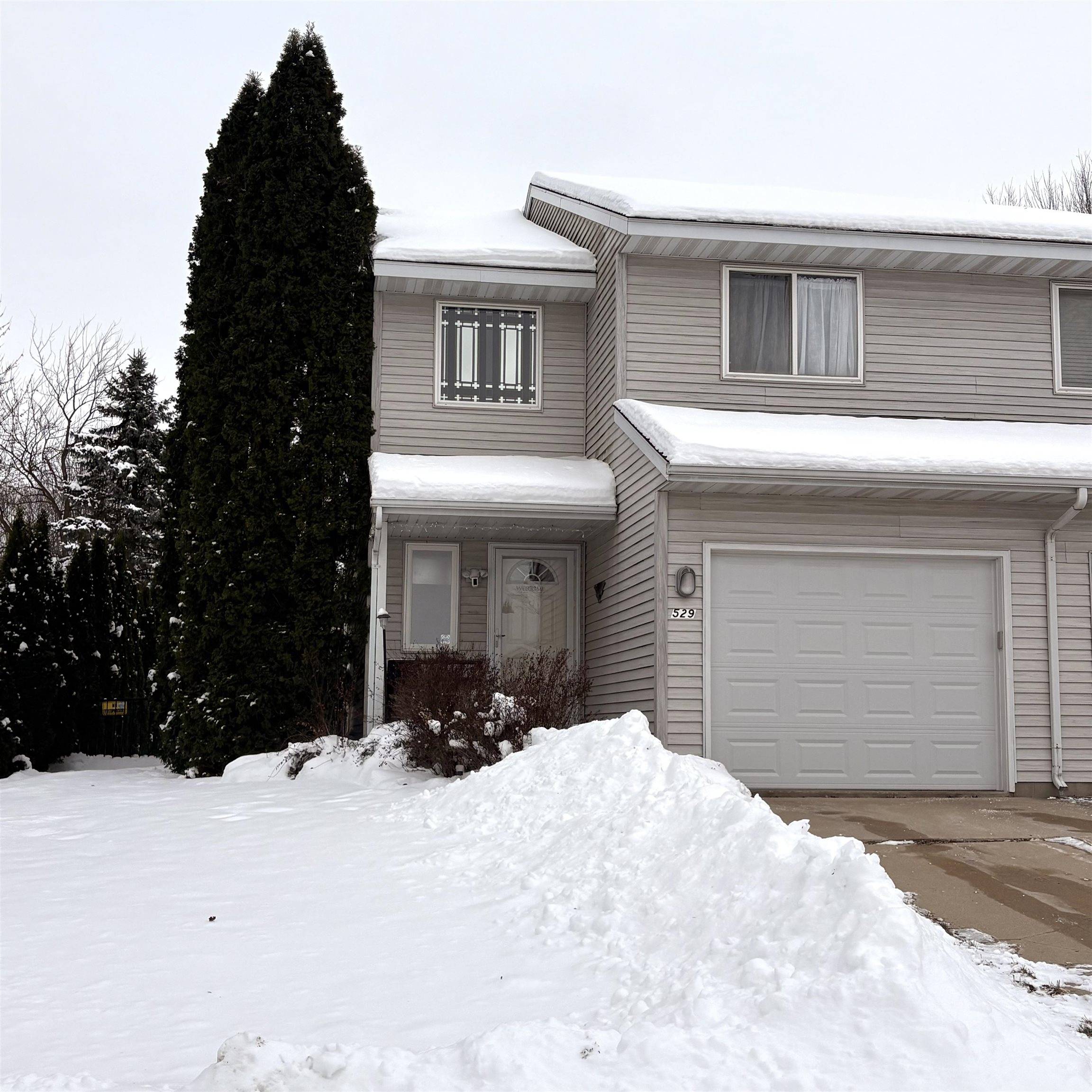 Stoughton, WI 53589-4832,529 Kings Lynn Road