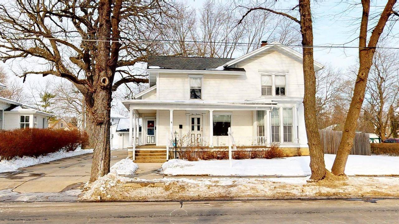 Lake Mills, WI 53551,319 E Lake St