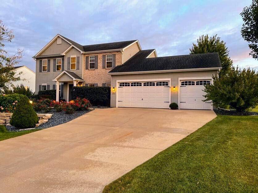 Ixonia, WI 53036,W1171 Winterberry Lane