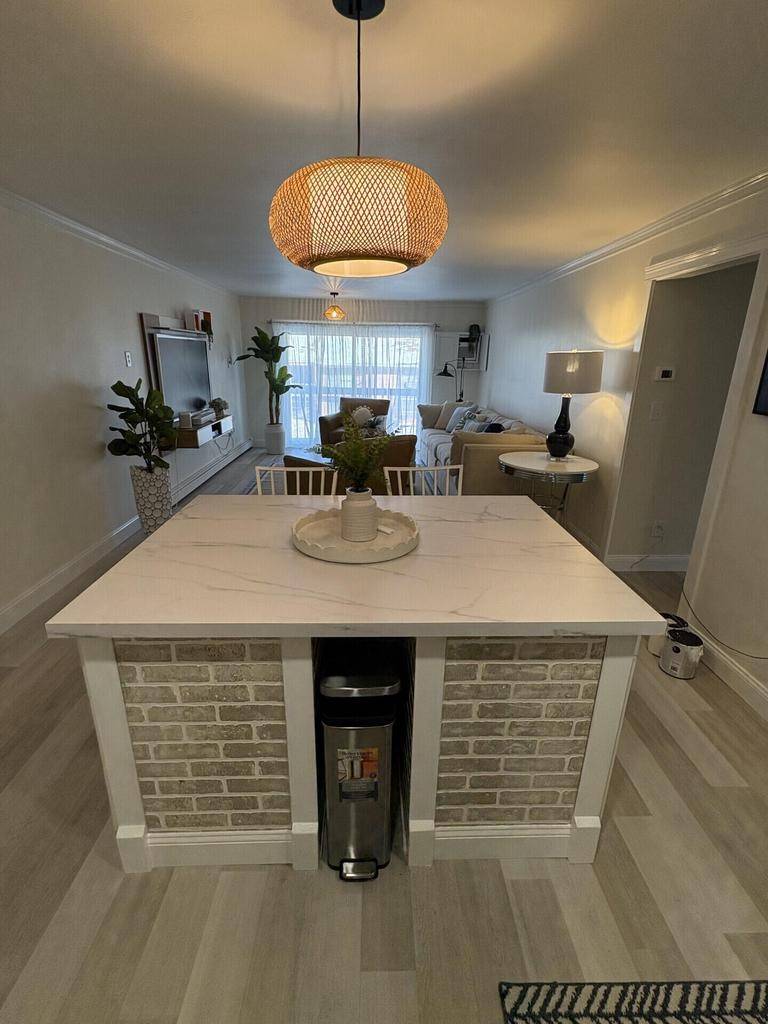 Lake Geneva, WI 53147,1270 Wisconsin Street #205