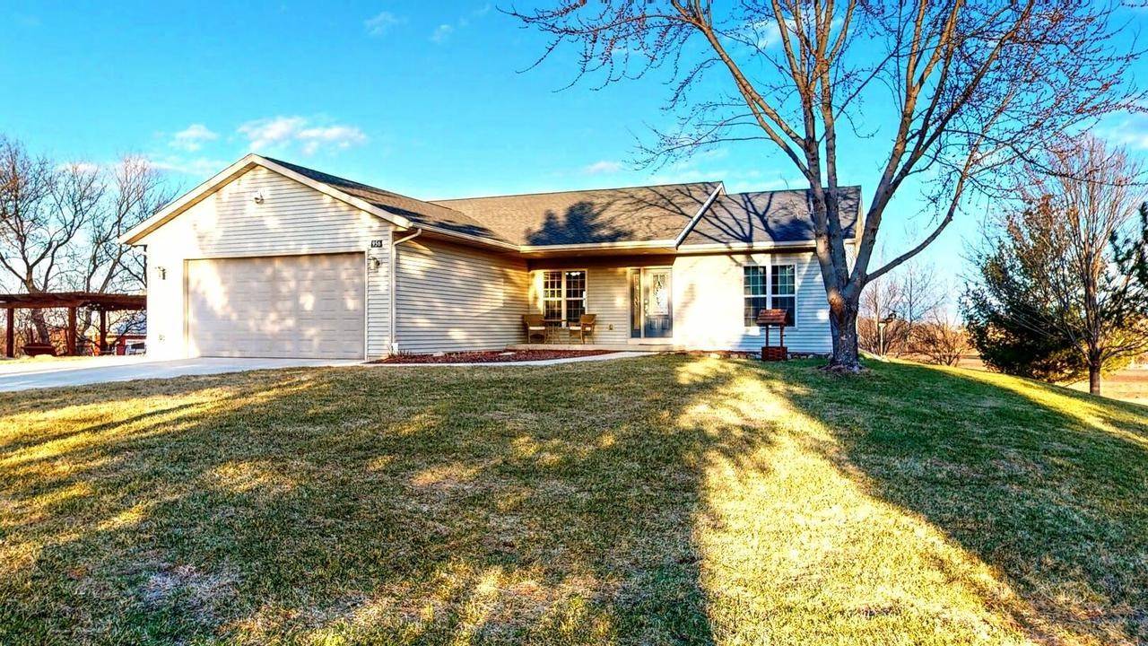 Jefferson, WI 53549,956 N Dewey Avenue