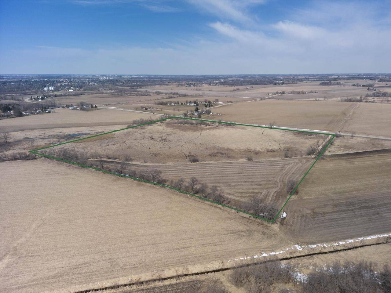 Columbus, WI 53925,W11851 STATE ROAD 16 & 60