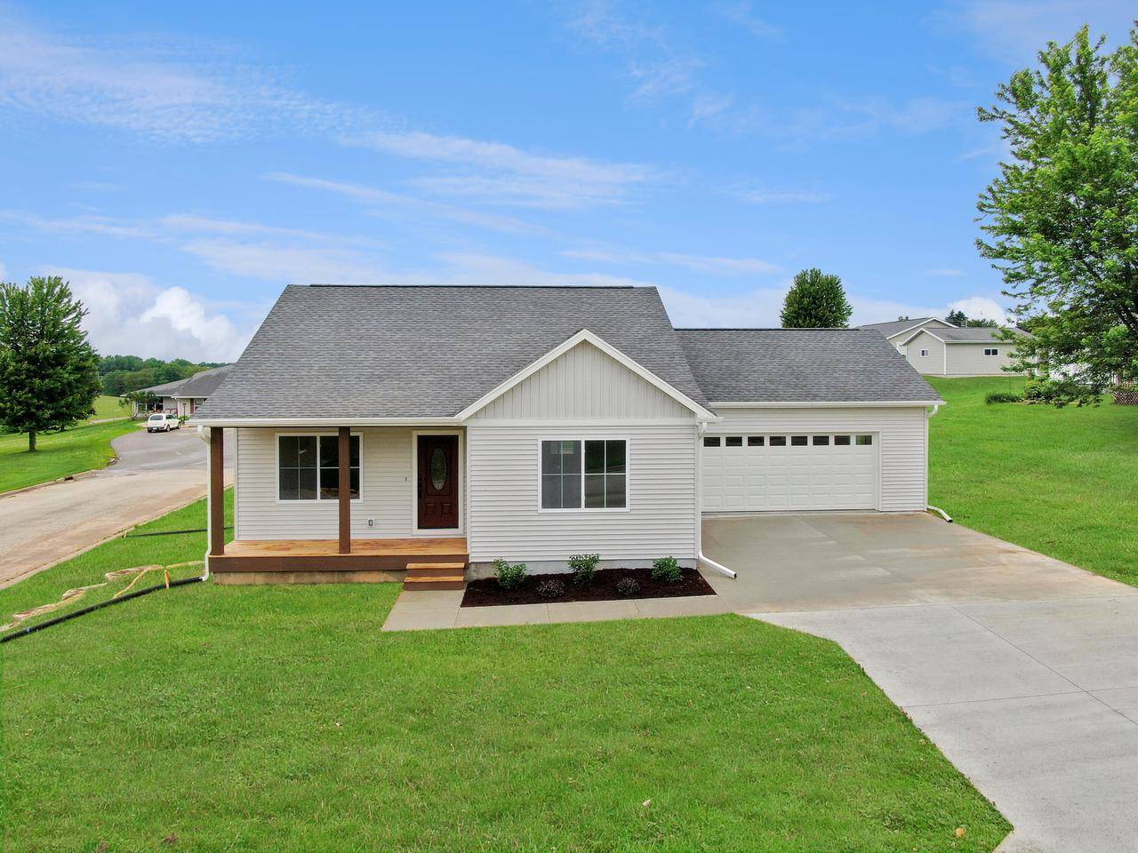 Cashton, WI 54619,1301 Silver Avenue