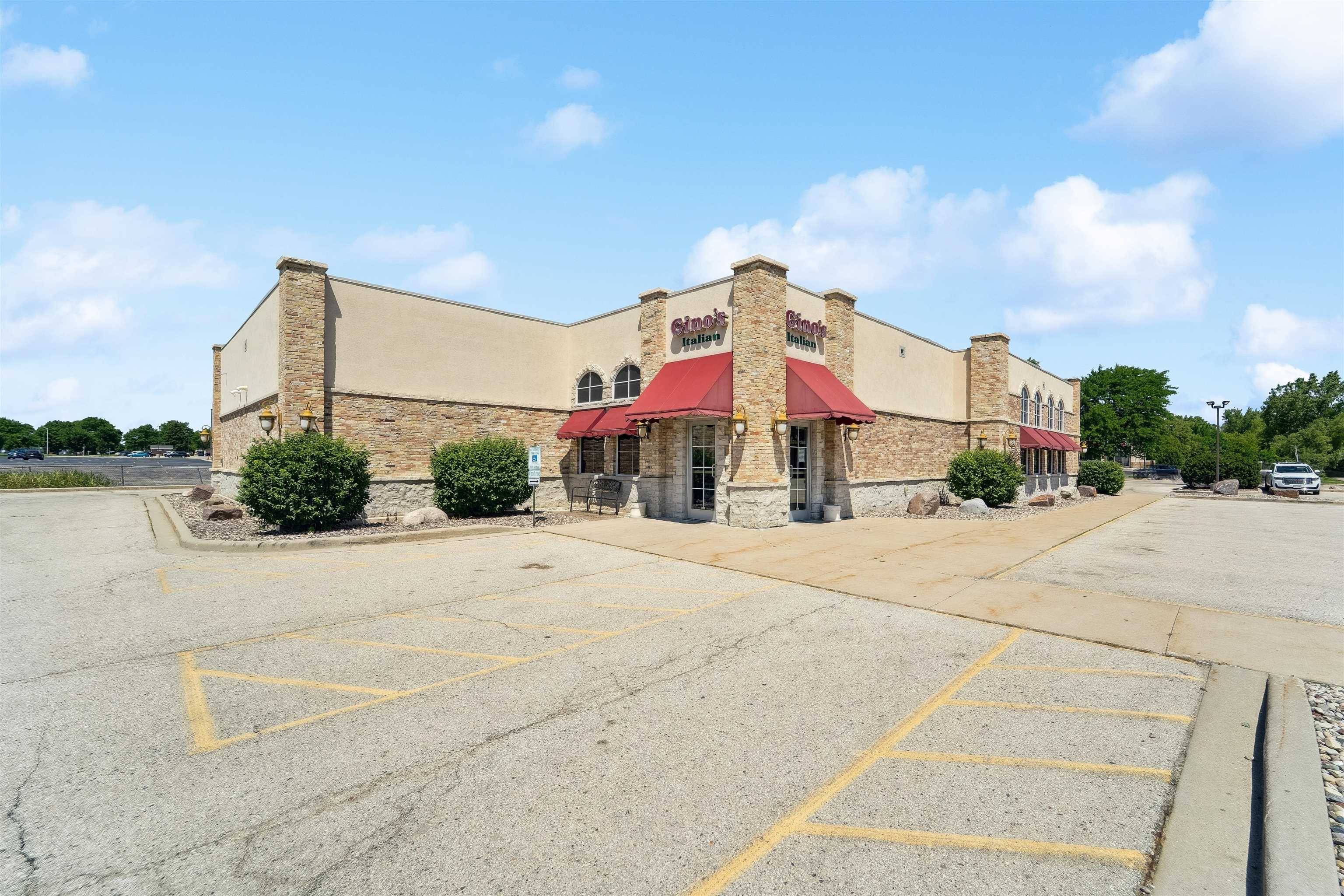 Fond Du Lac, WI 54935,584 W JOHNSON Street