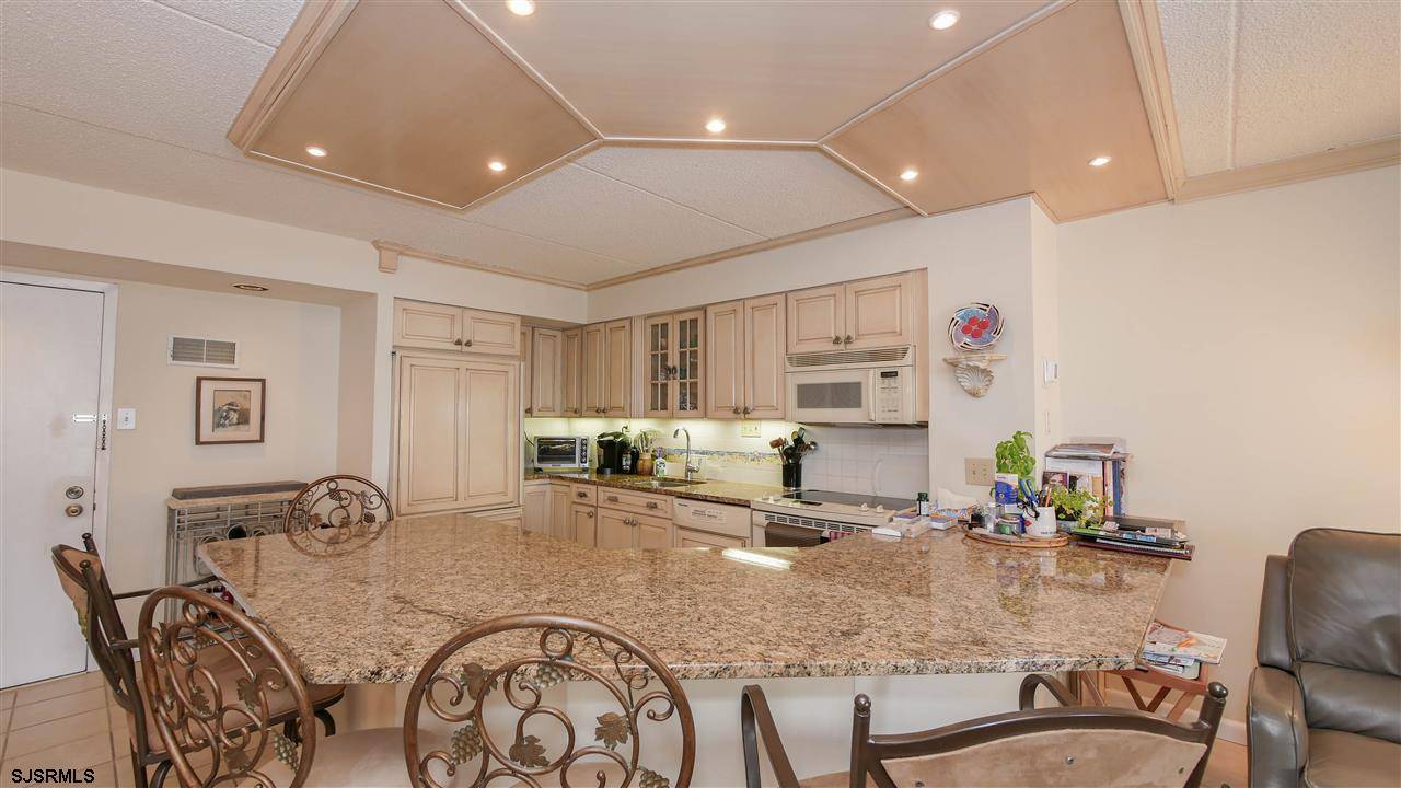 Longport, NJ 08403,2700 atlantic #302