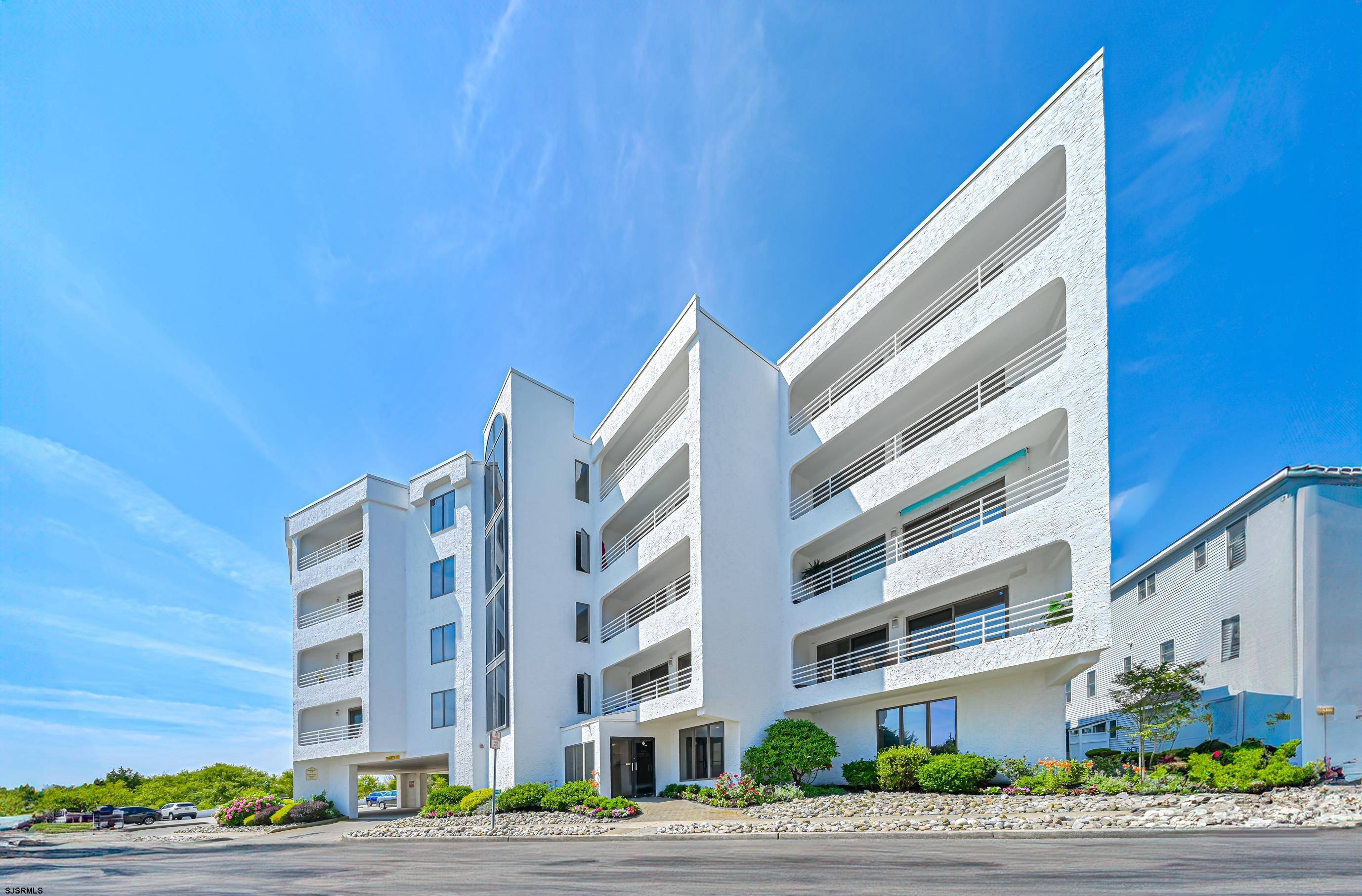 Brigantine, NJ 08203,4401 Ocean Ave #401