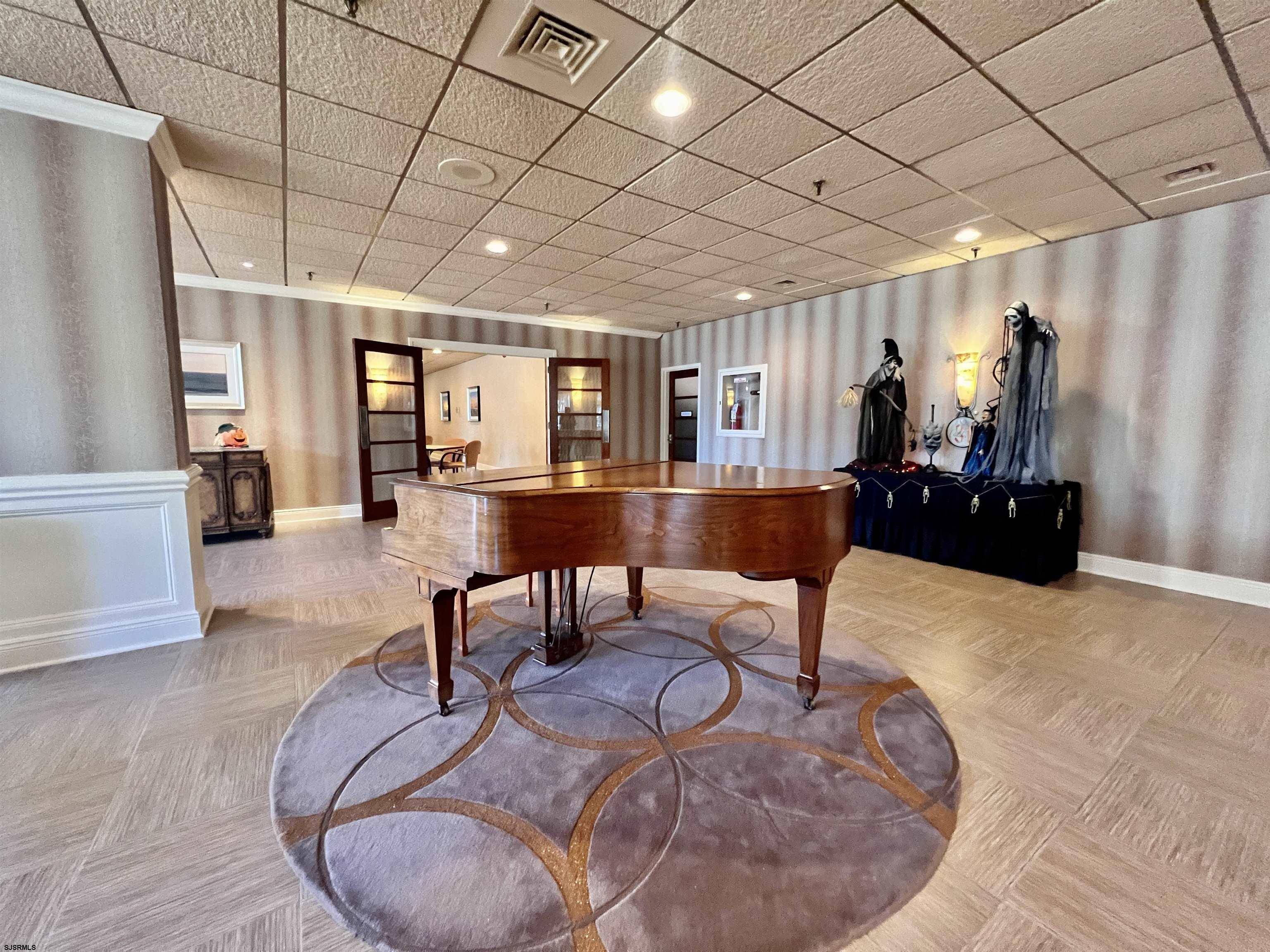 Margate, NJ 08402,9600 Atlantic Ave