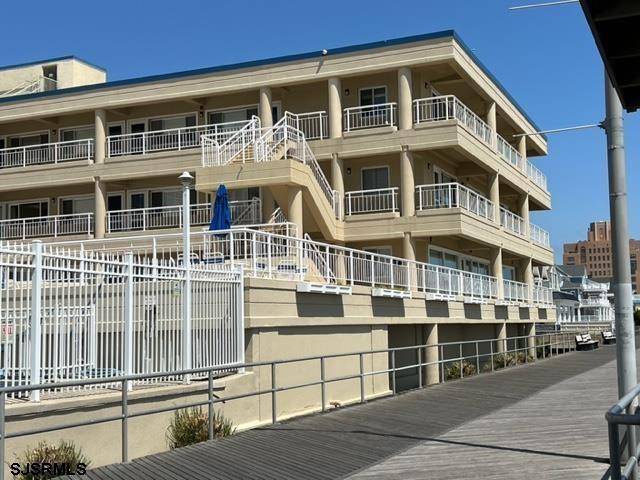 Ventnor, NJ 08406,6100 Boardwalk #106