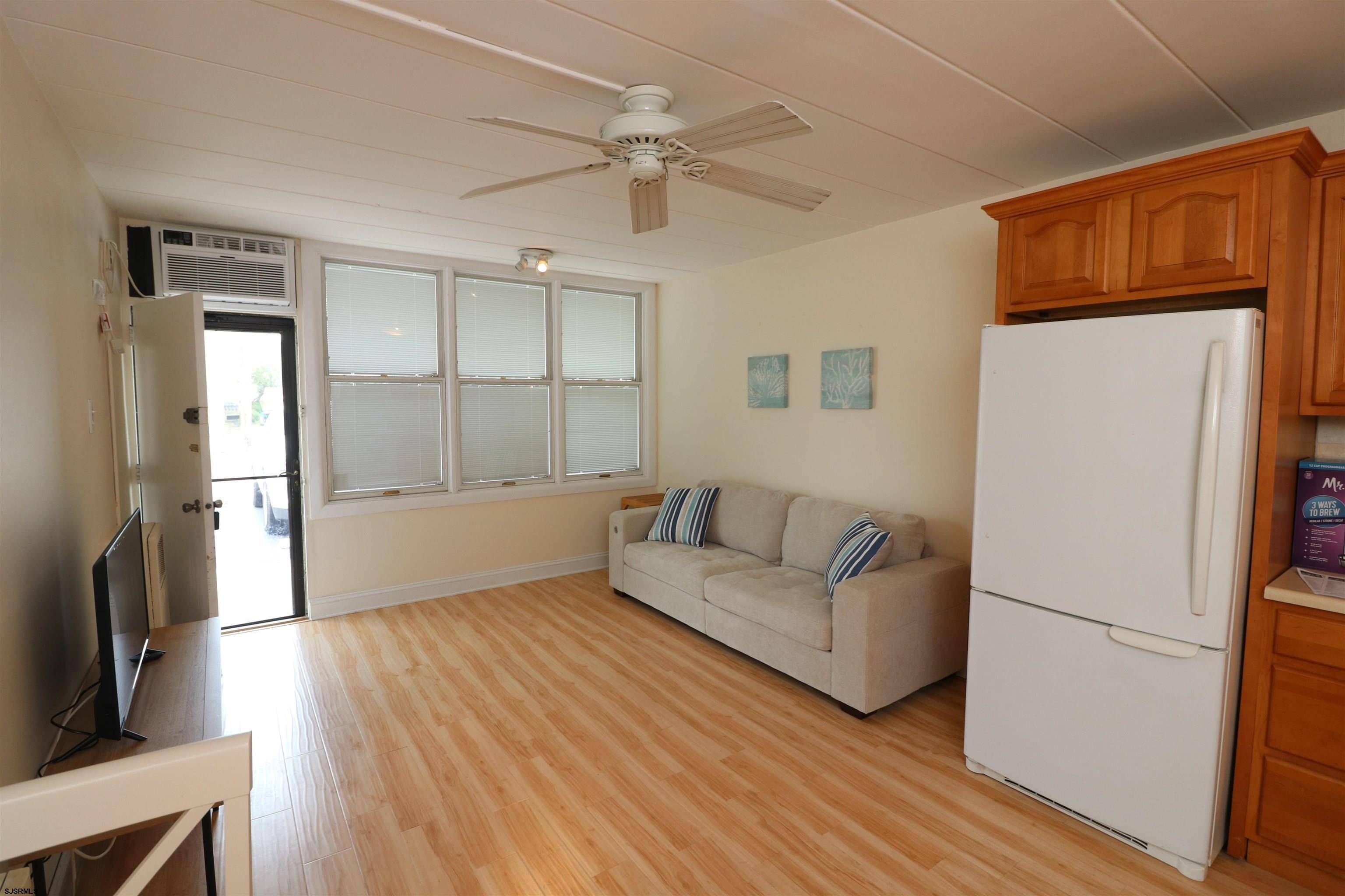 Margate, NJ 08402,9401 Pacific #36