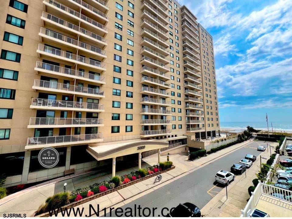 Ventnor, NJ 08406,5000 Boardwalk #404