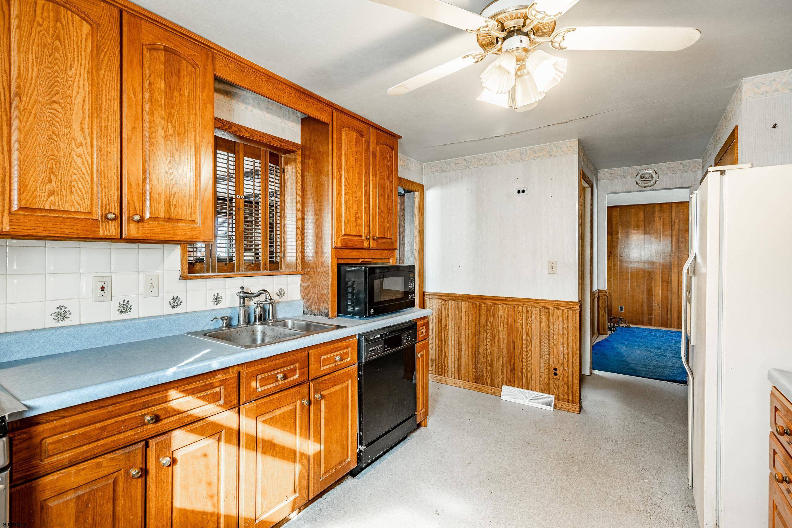 Hamilton Township, NJ 08610,6 Black Pine Dr