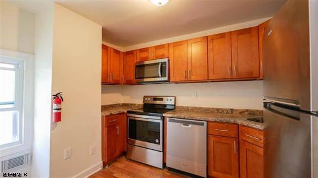 Lower Chelsea, NJ 08401,38 N IOWA Ave