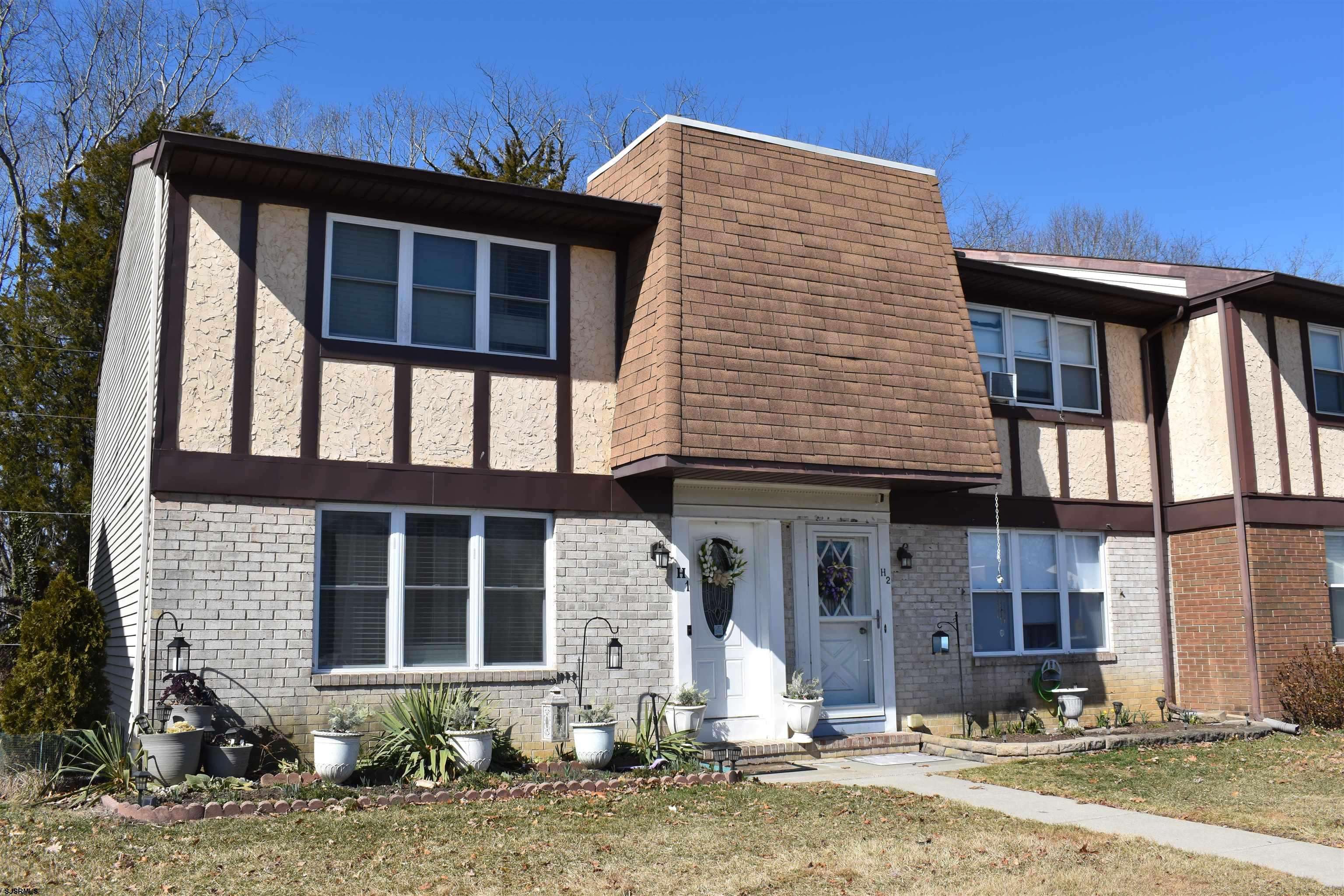 Vineland, NJ 08361,1964 E Oak Rd #H2